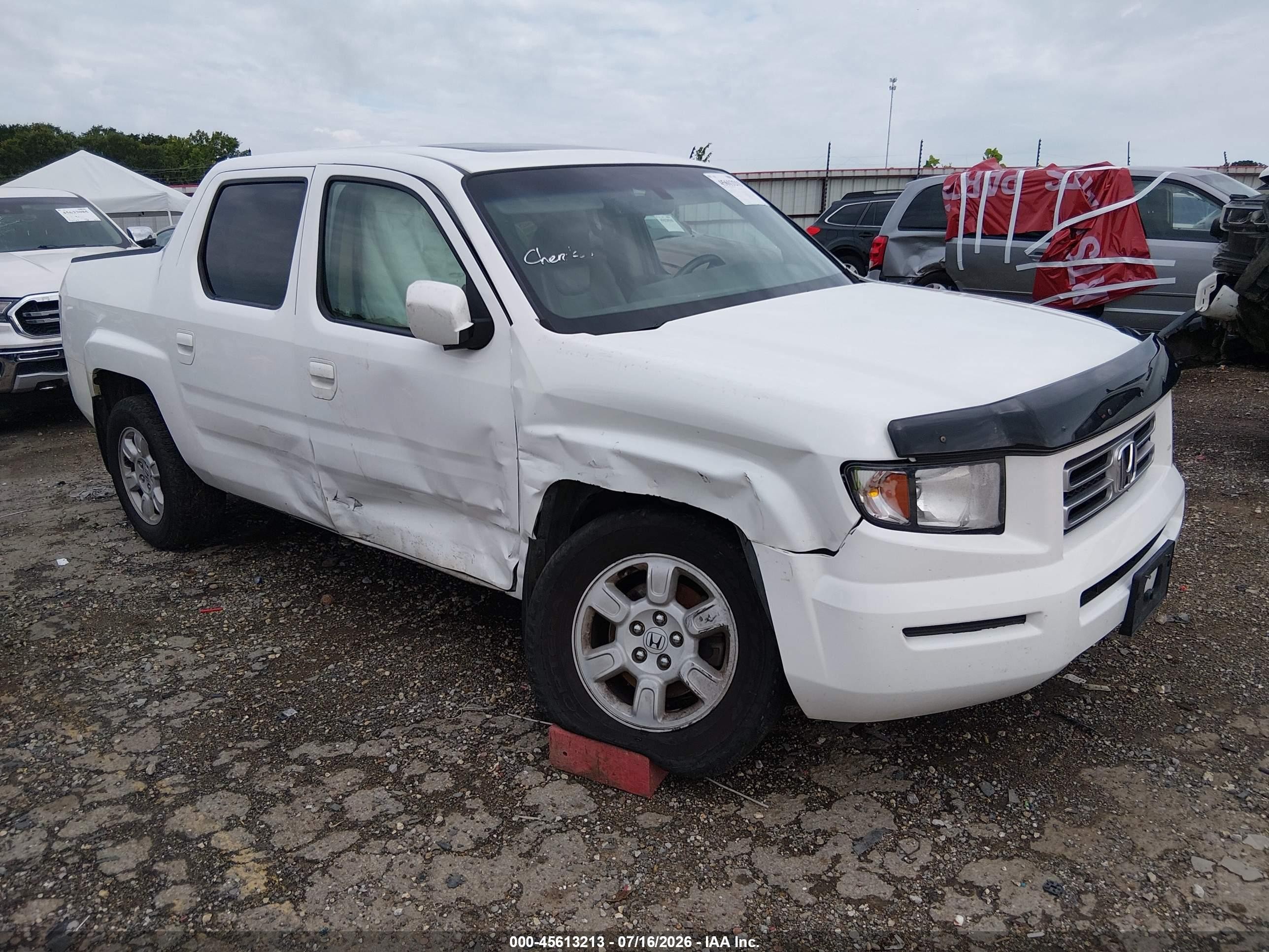 2007 Honda Ridgeline Rtl White vin: 2HJYK16527H521941