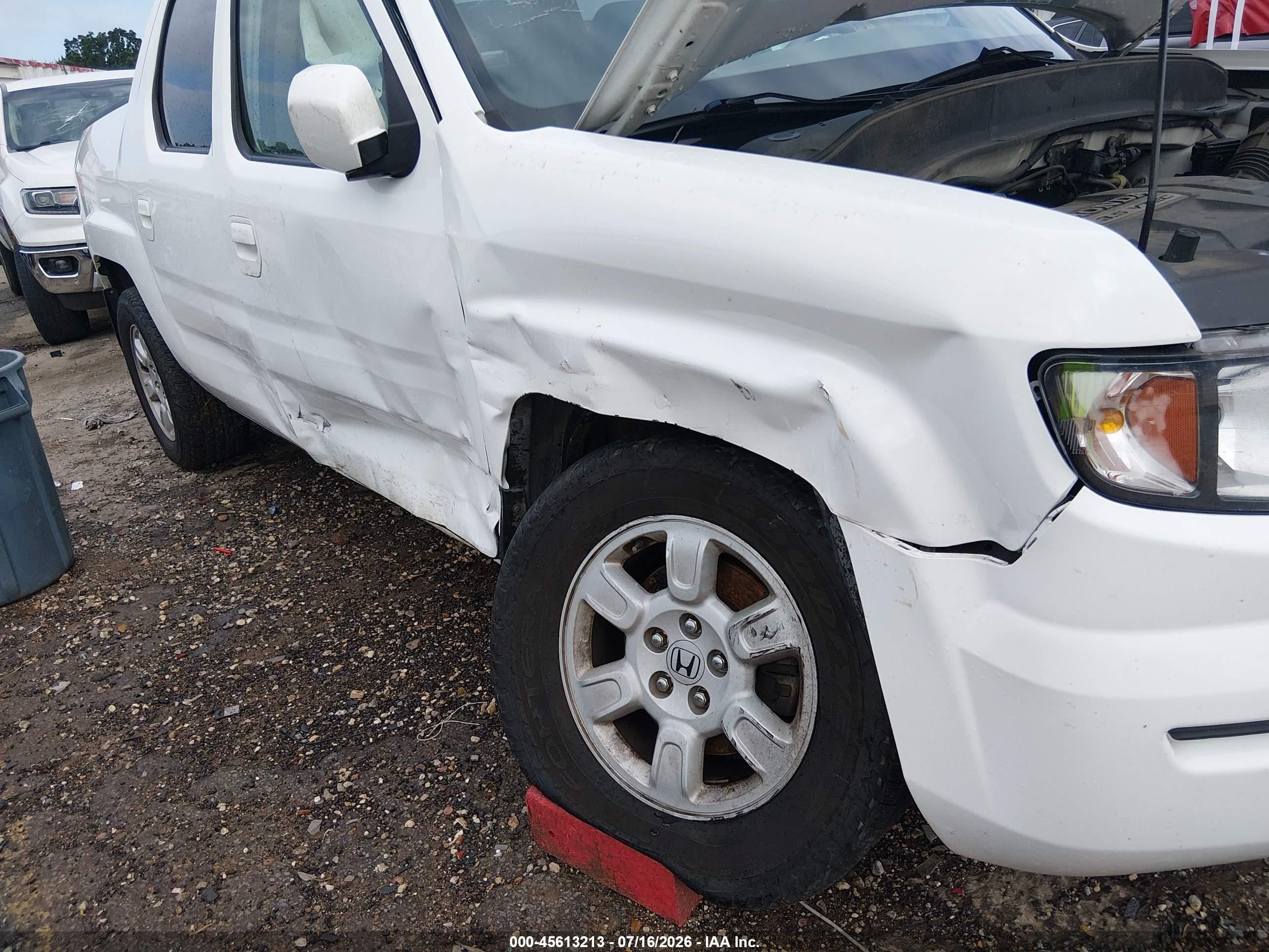 2007 Honda Ridgeline Rtl White vin: 2HJYK16527H521941