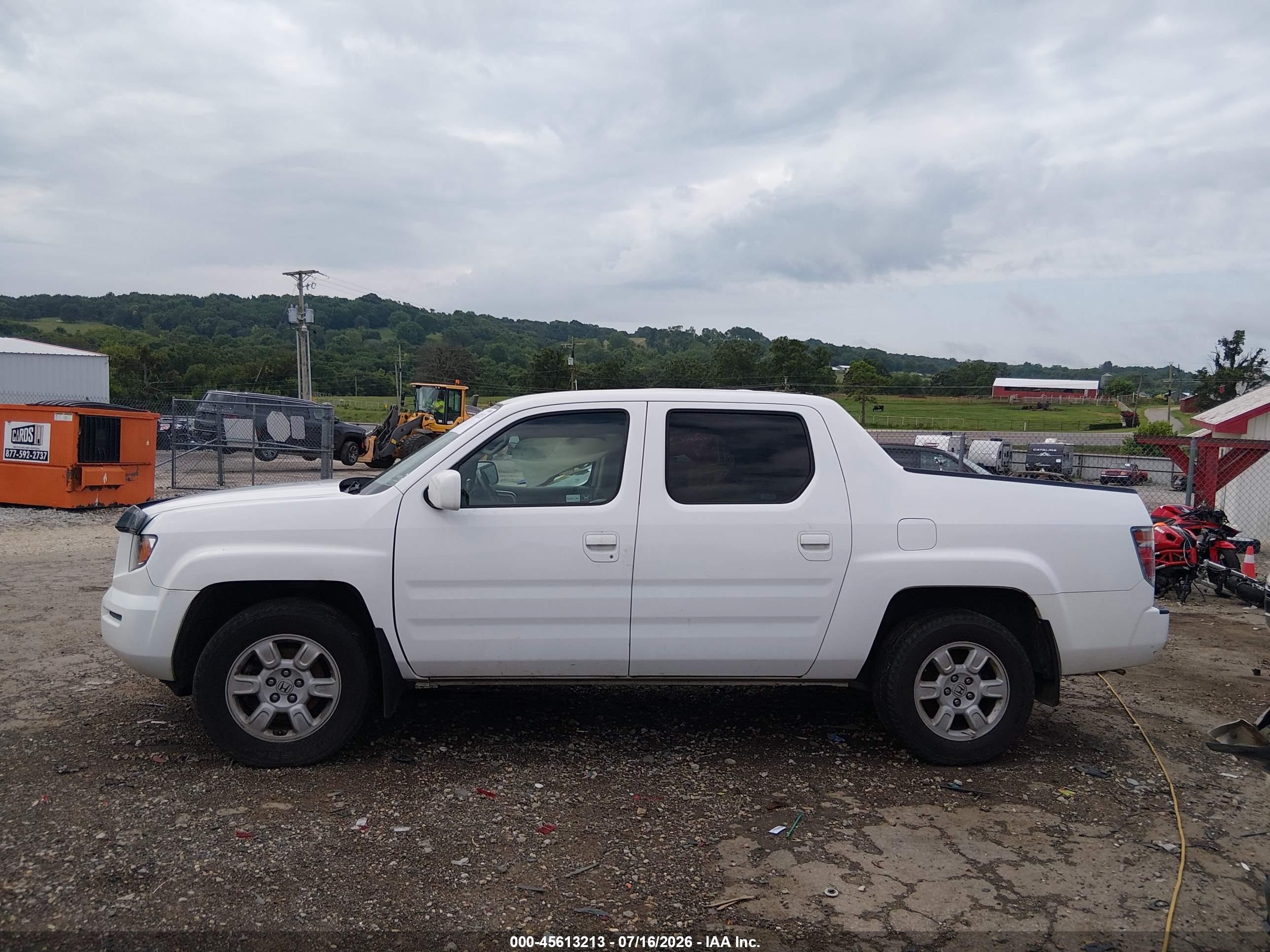 2007 Honda Ridgeline Rtl White vin: 2HJYK16527H521941