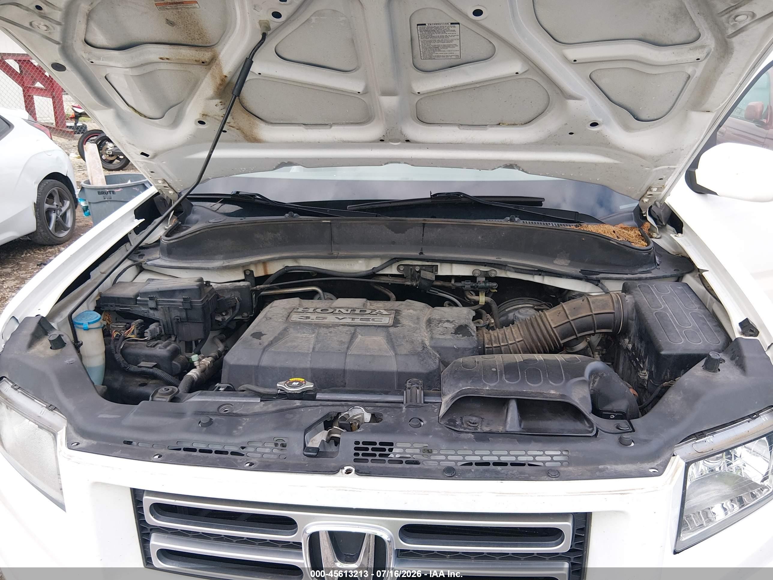 2007 Honda Ridgeline Rtl White vin: 2HJYK16527H521941