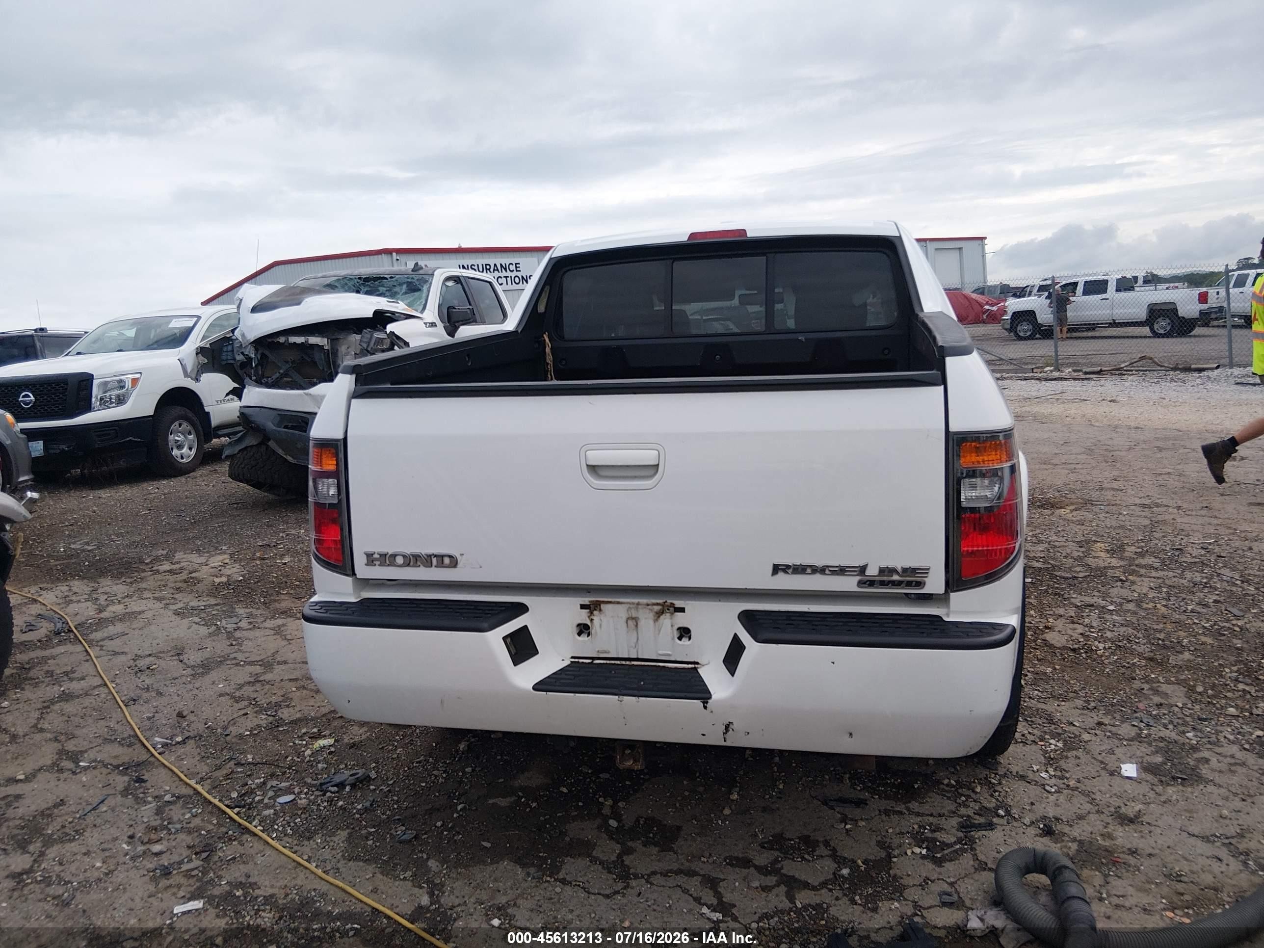 2007 Honda Ridgeline Rtl White vin: 2HJYK16527H521941
