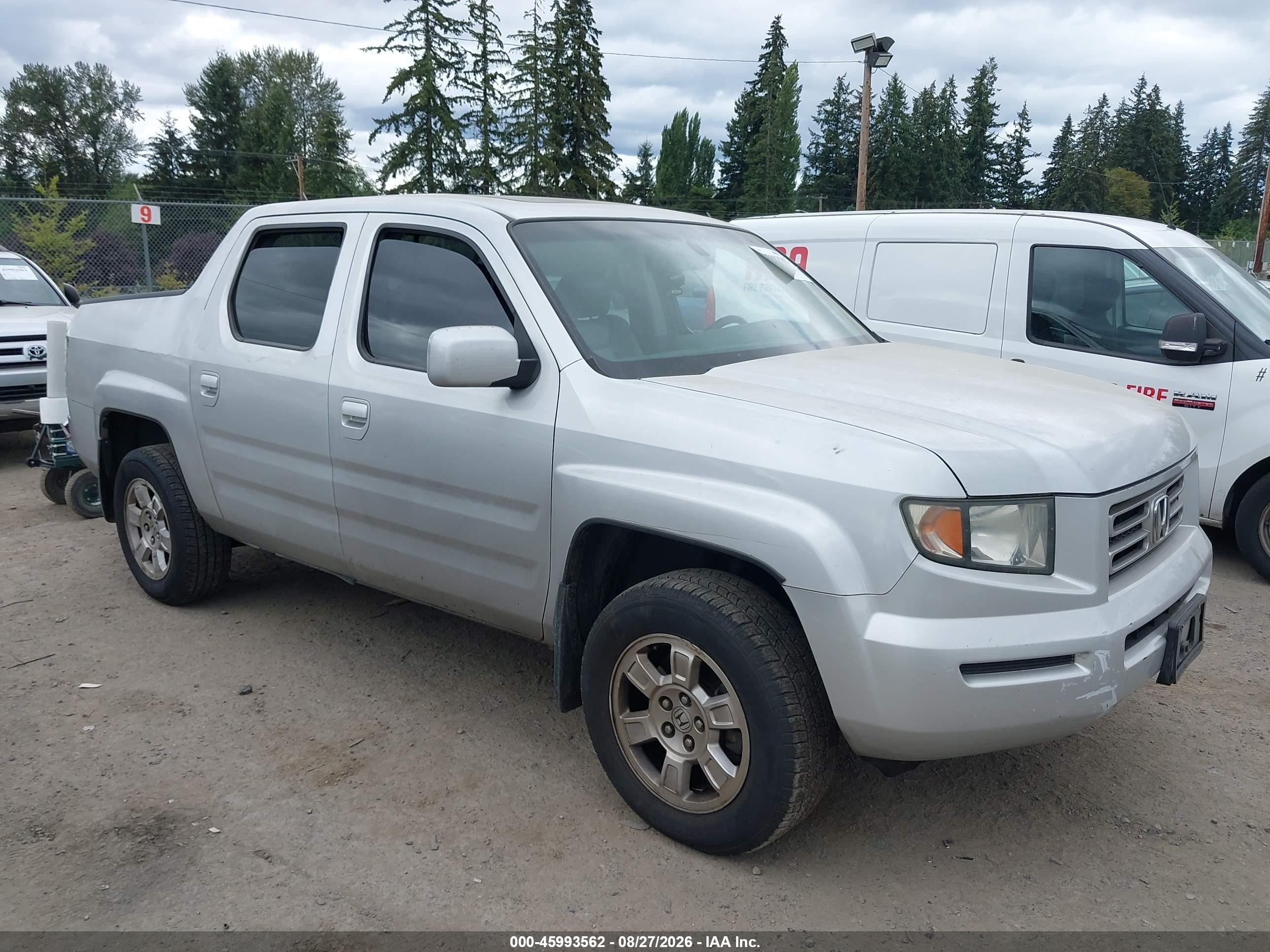 2008 Honda Ridgeline Rtl Silver vin: 2HJYK16528H513811