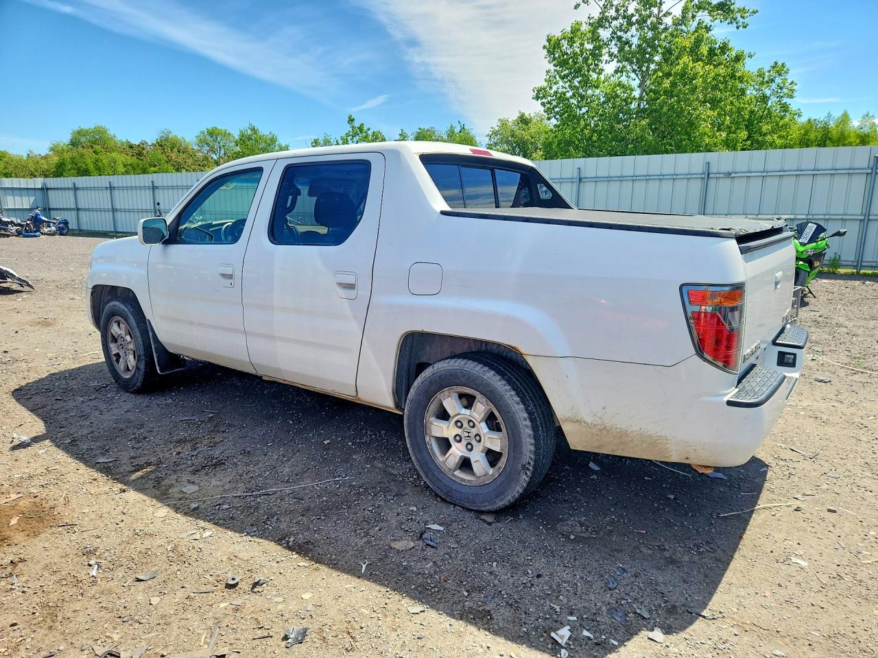 2008 Honda Ridgeline Rtl White vin: 2HJYK16528H527997