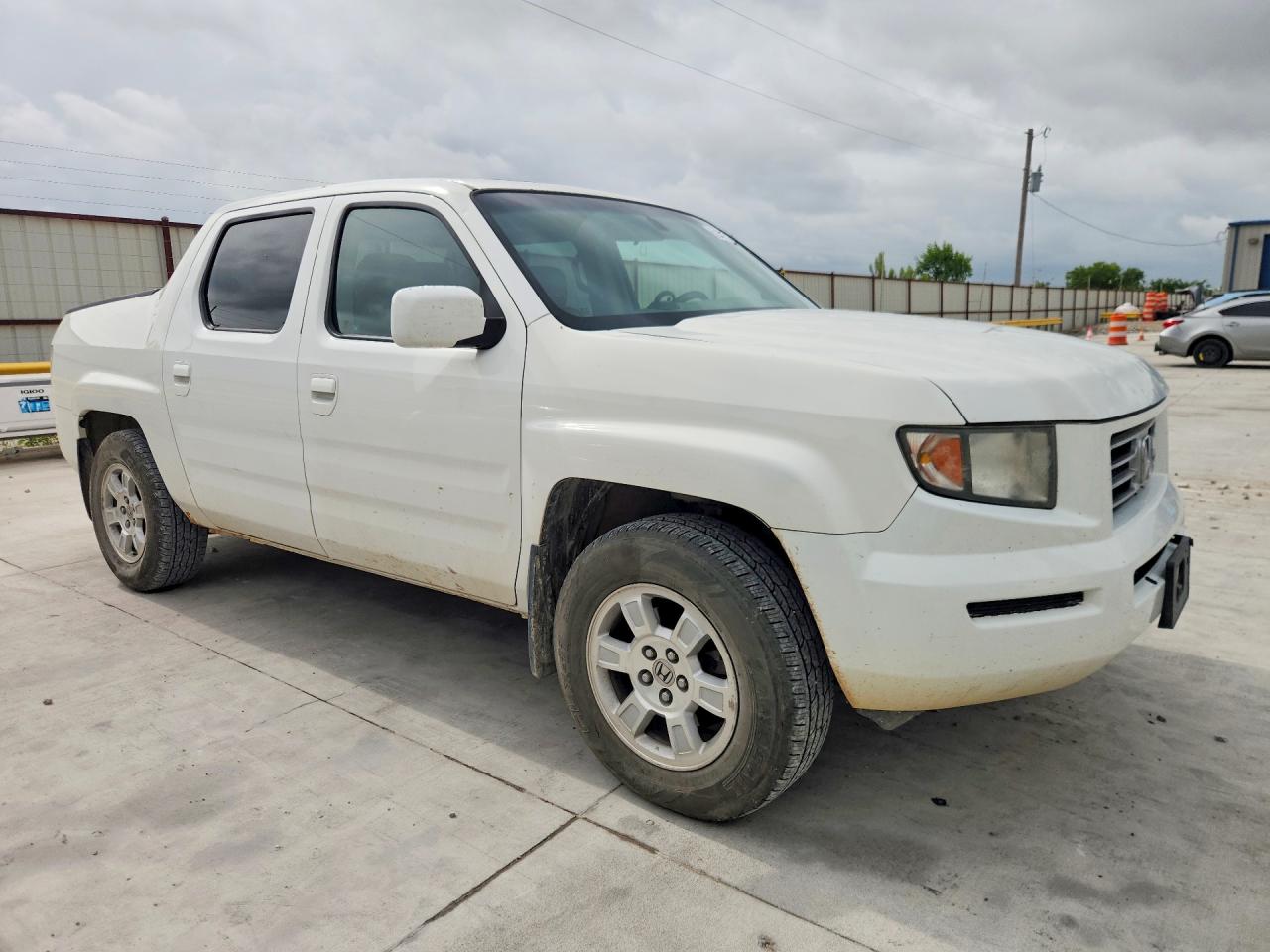 2008 Honda Ridgeline Rtl White vin: 2HJYK16538H512733