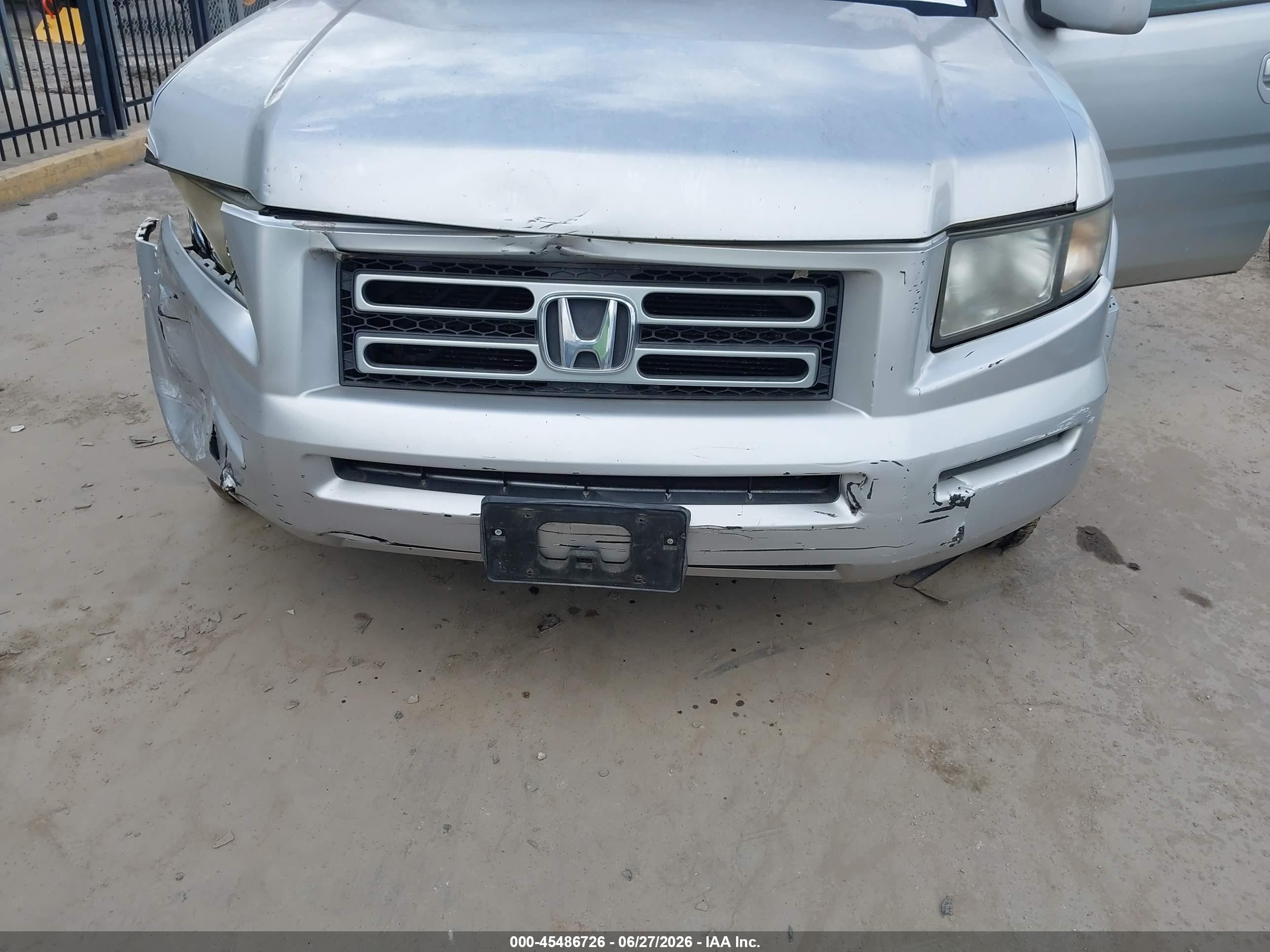 2006 Honda Ridgeline Rtl Silver vin: 2HJYK16556H522659
