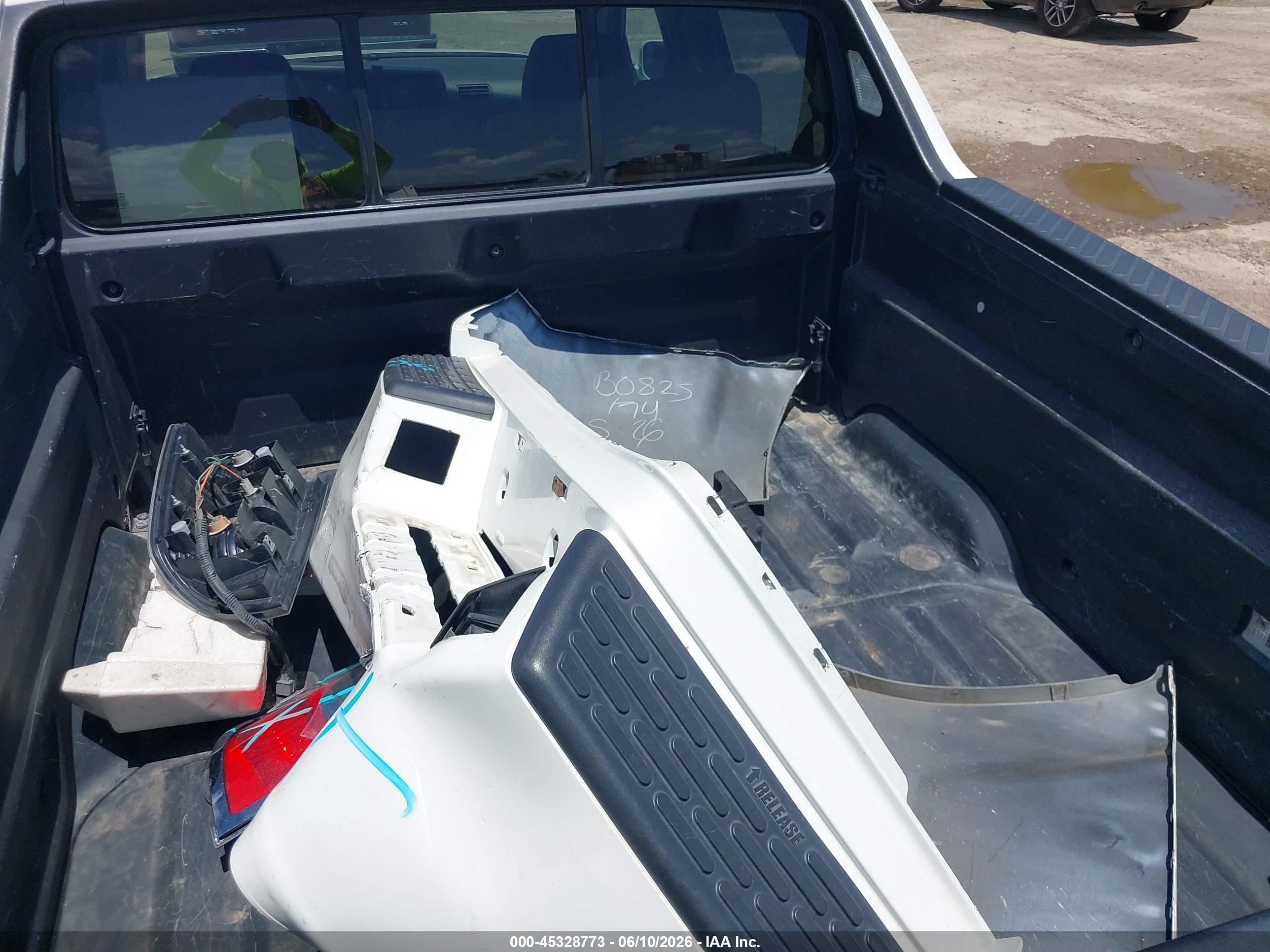 2008 Honda Ridgeline Rtl White vin: 2HJYK16558H515696