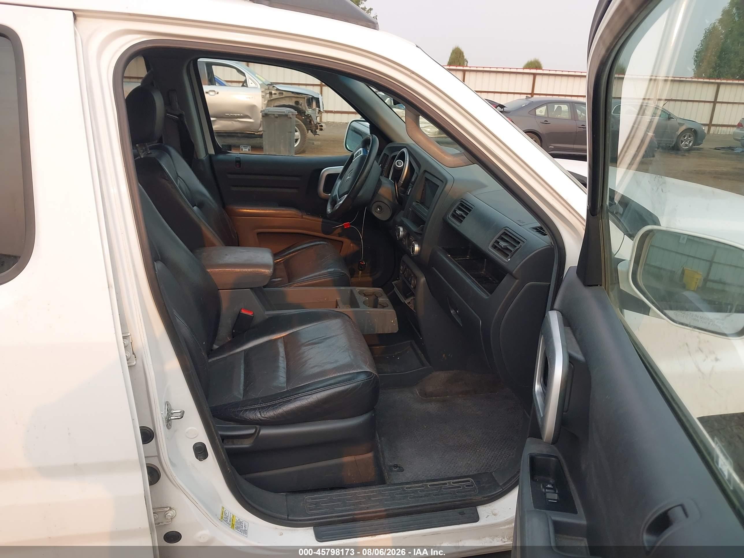 2006 Honda Ridgeline Rtl White vin: 2HJYK16566H005337