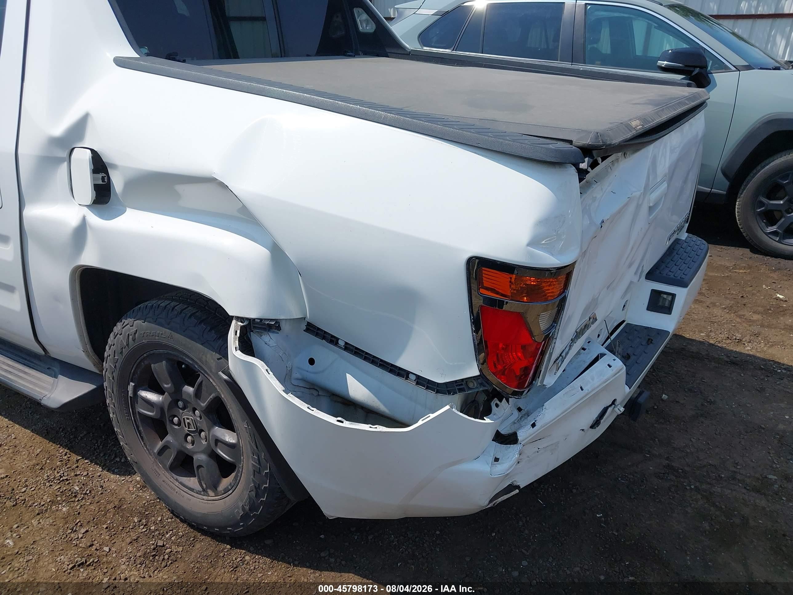 2006 Honda Ridgeline Rtl White vin: 2HJYK16566H005337