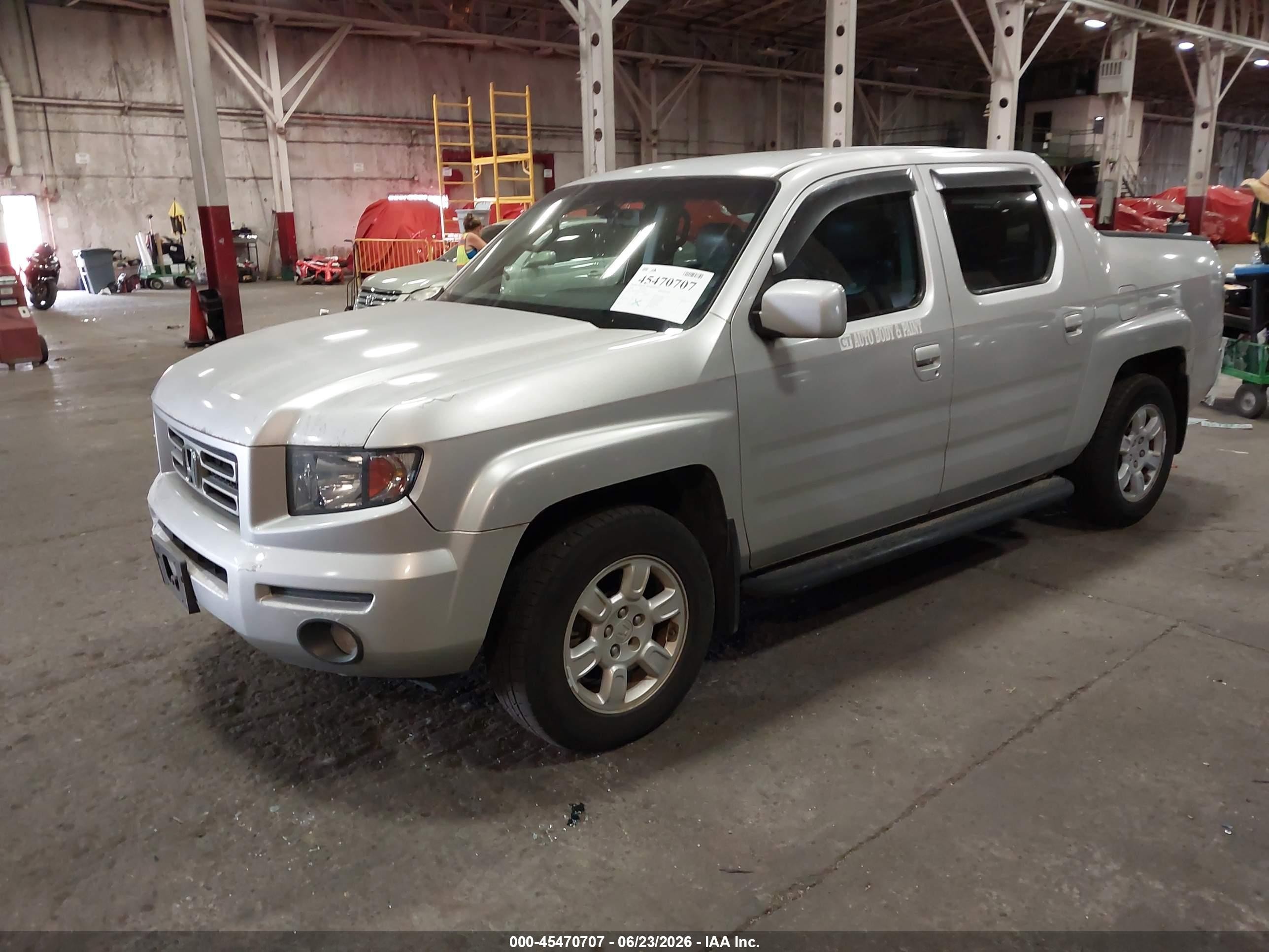 2006 Honda Ridgeline Rtl Silver vin: 2HJYK16566H520533