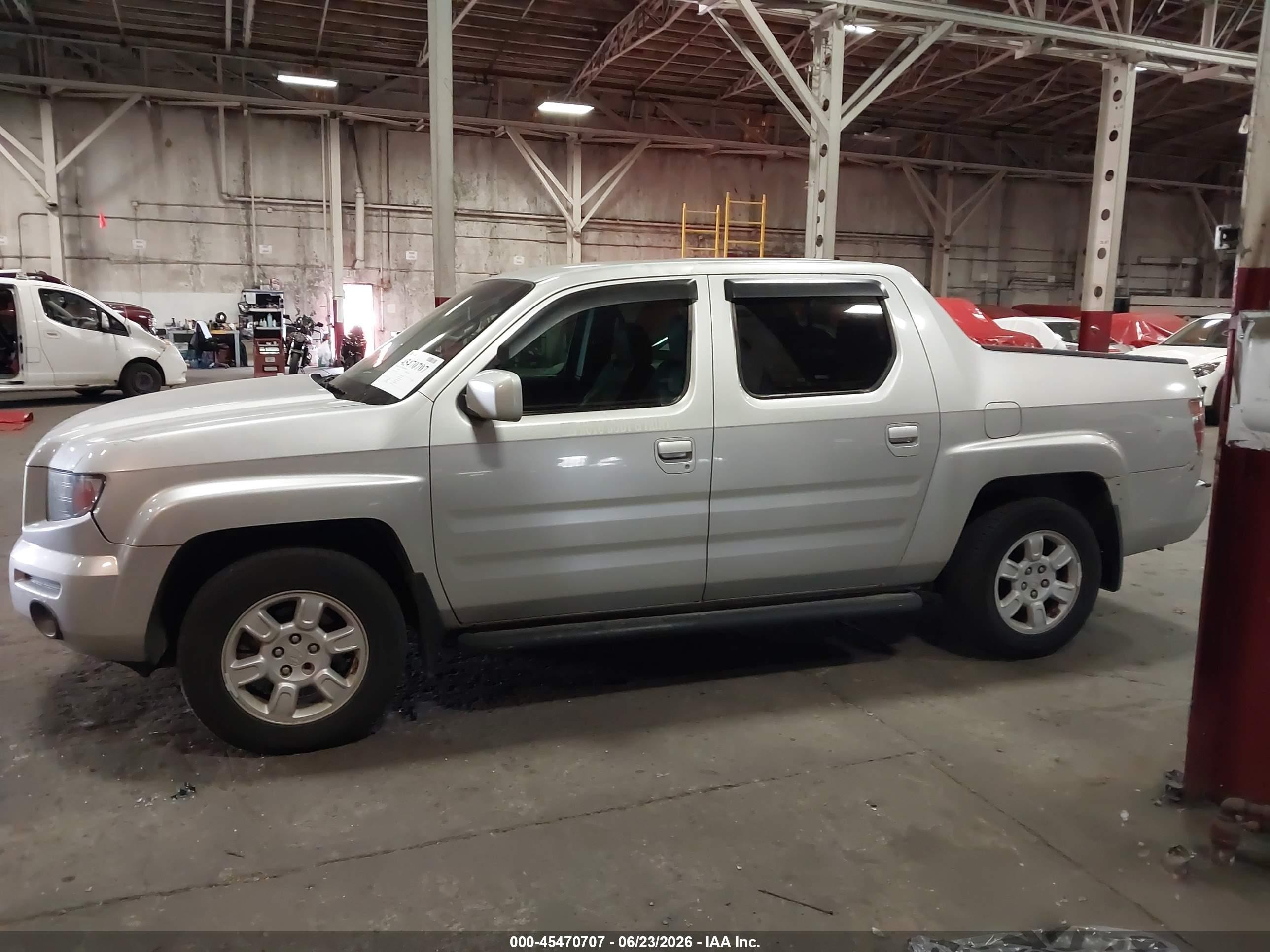2006 Honda Ridgeline Rtl Silver vin: 2HJYK16566H520533