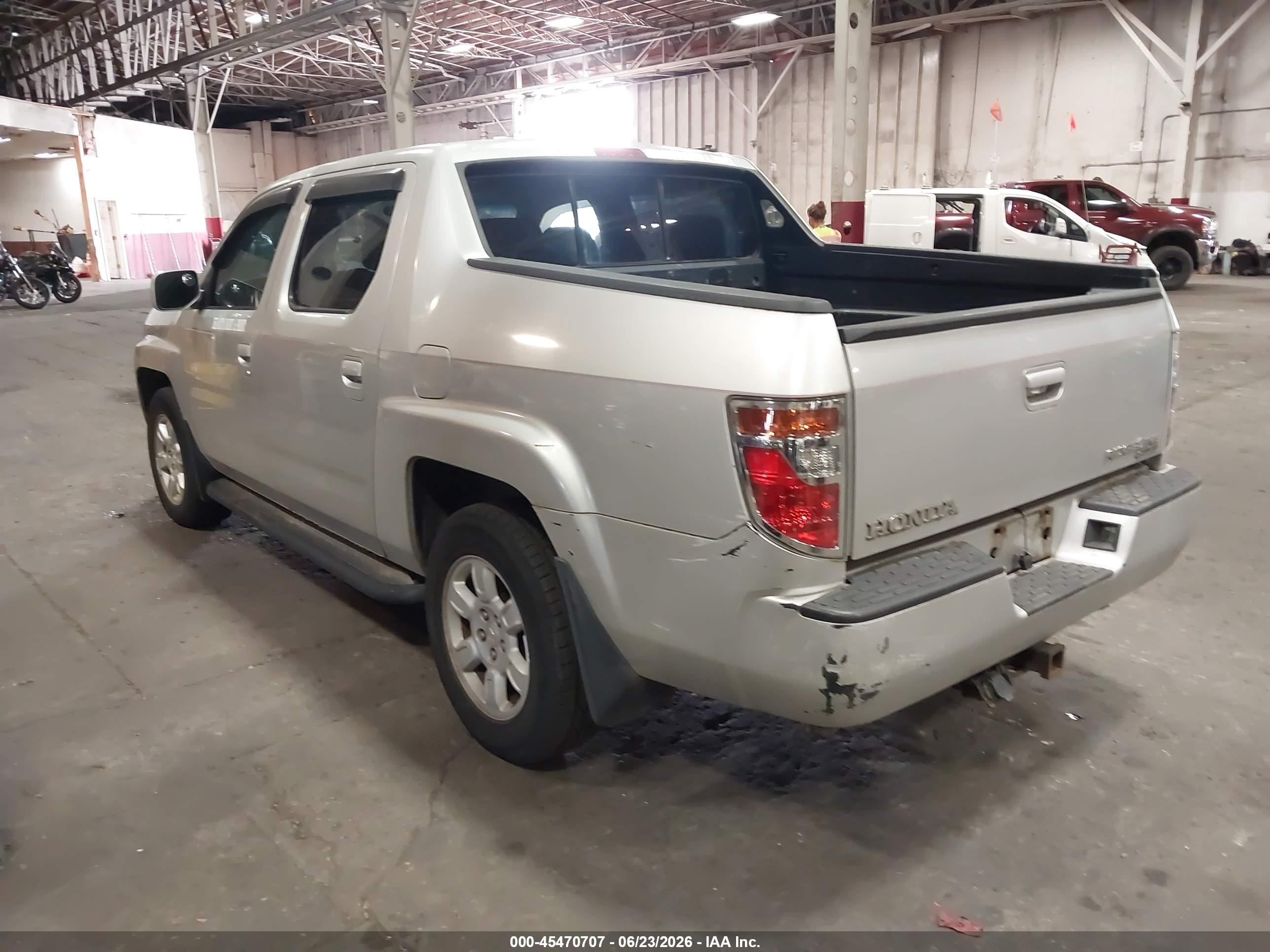 2006 Honda Ridgeline Rtl Silver vin: 2HJYK16566H520533
