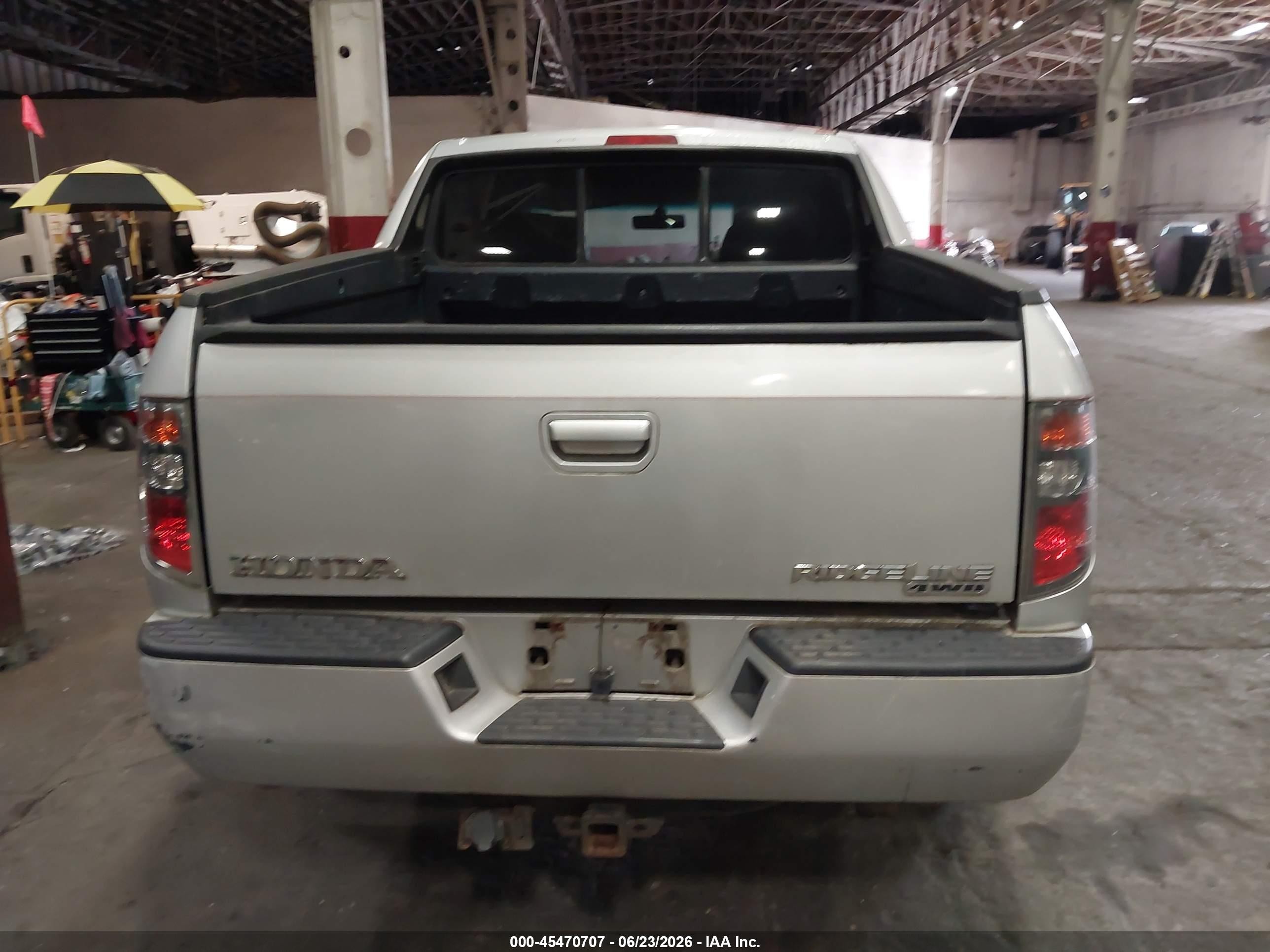 2006 Honda Ridgeline Rtl Silver vin: 2HJYK16566H520533
