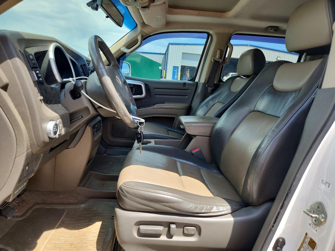 2006 Honda Ridgeline Rtl White vin: 2HJYK16566H531449