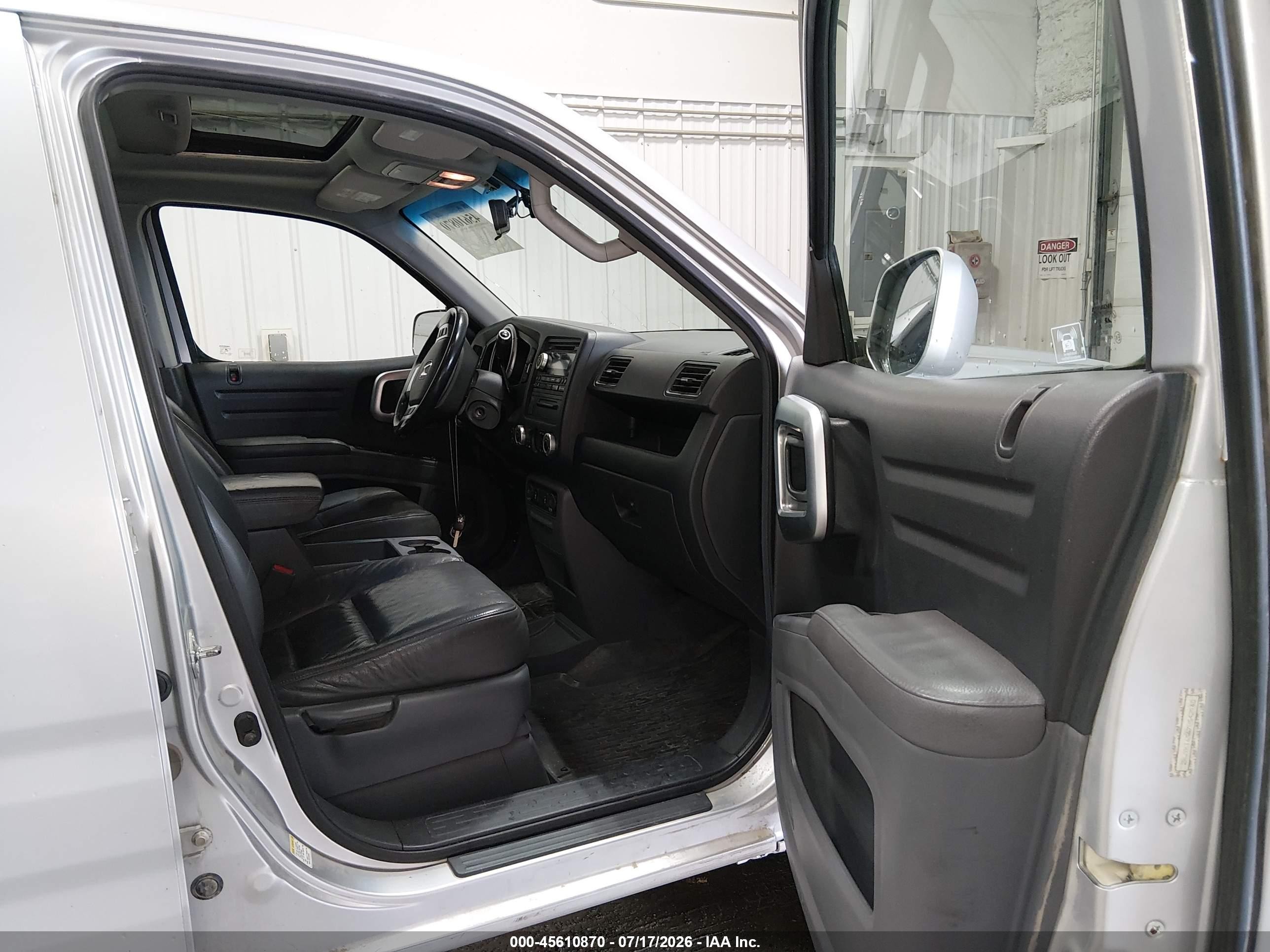 2007 Honda Ridgeline Rtl Silver vin: 2HJYK16567H542940