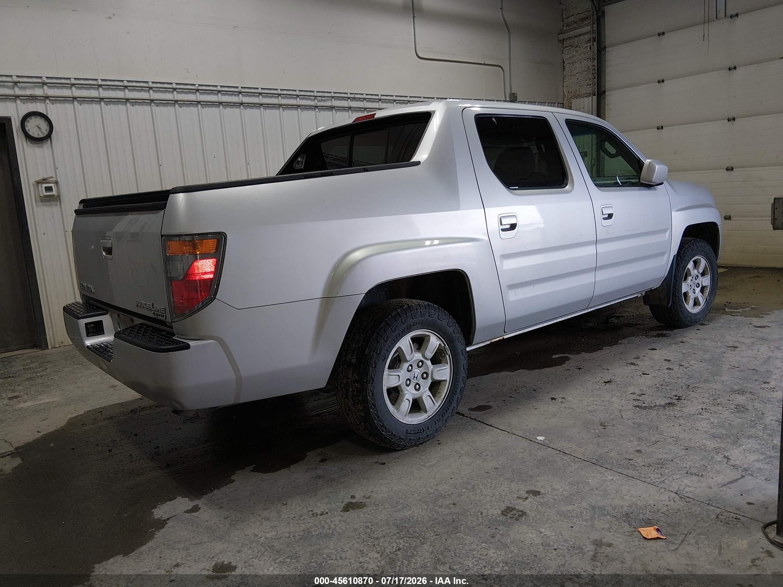 2007 Honda Ridgeline Rtl Silver vin: 2HJYK16567H542940
