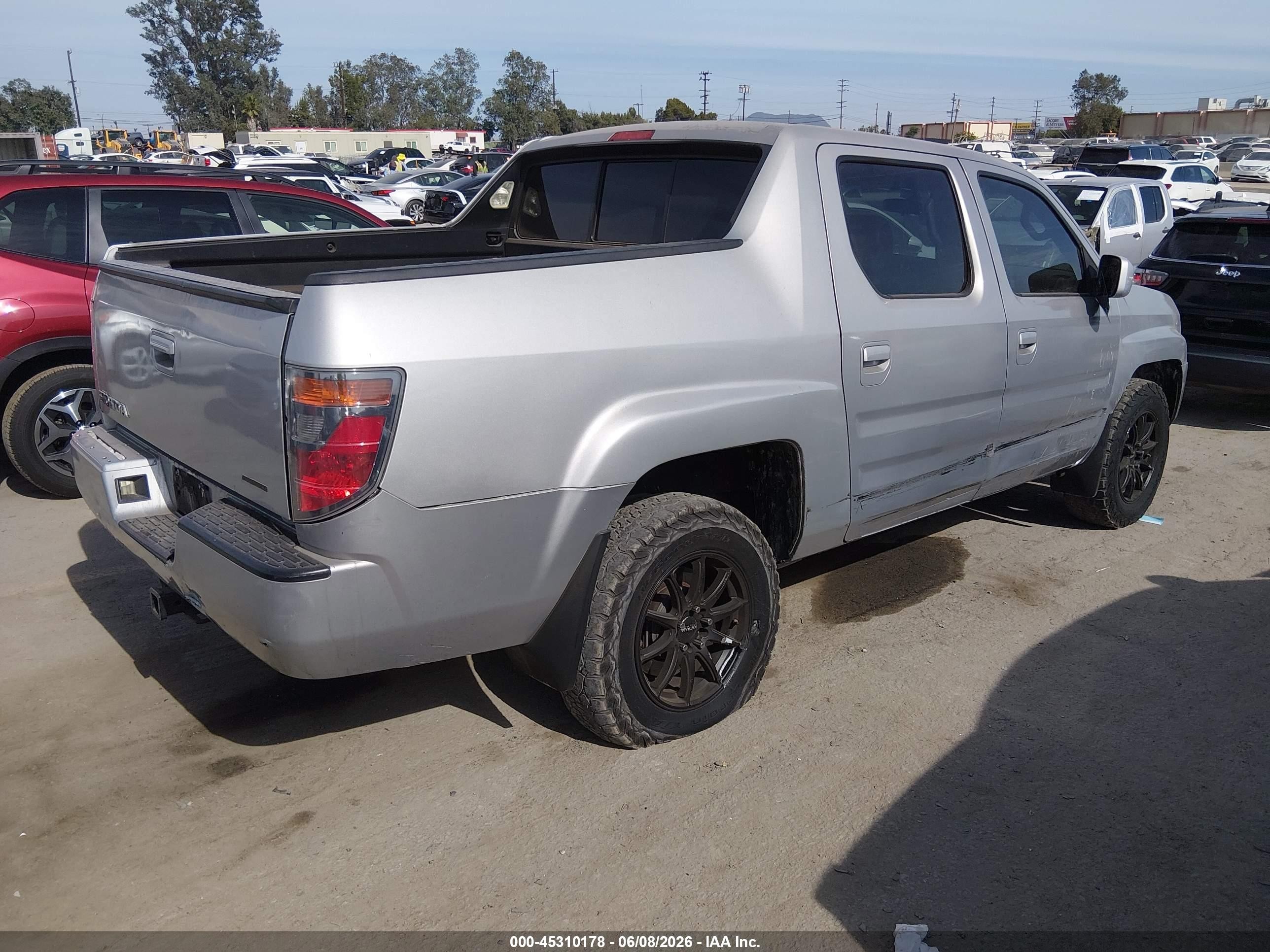 2008 Honda Ridgeline Rtl Silver vin: 2HJYK16568H518834