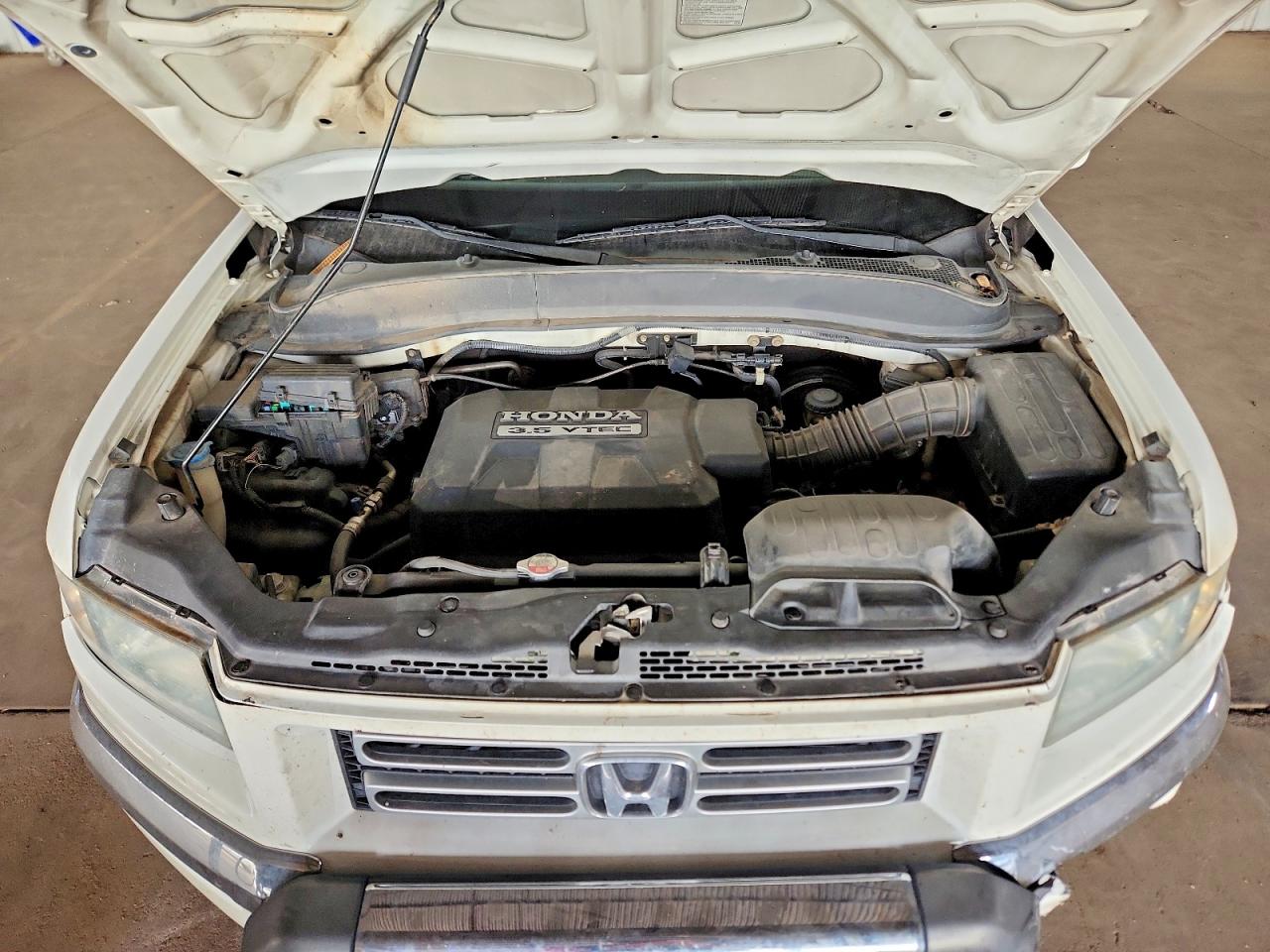 2006 Honda Ridgeline Rtl White vin: 2HJYK16576H555338