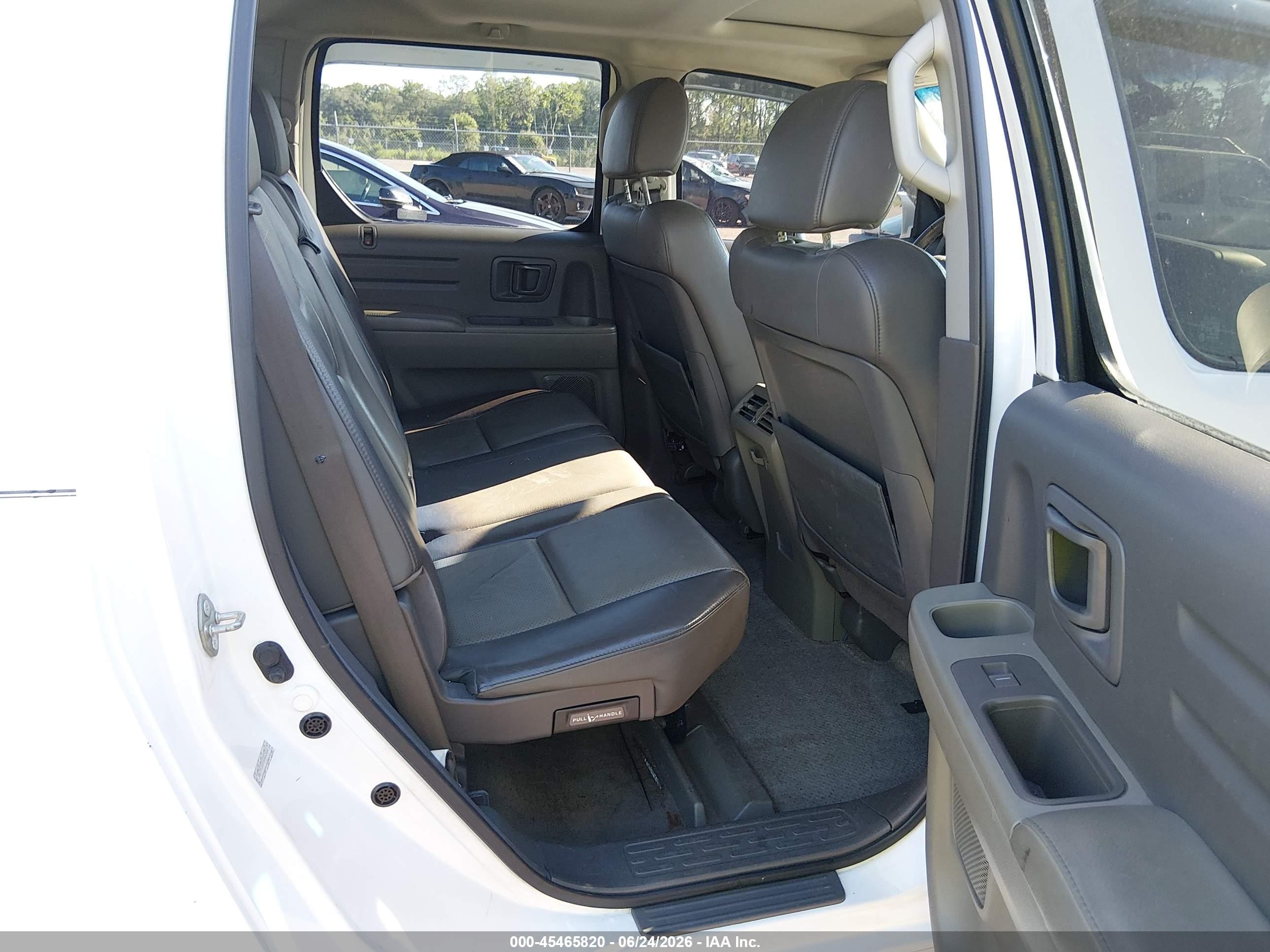 2006 Honda Ridgeline Rtl White vin: 2HJYK16576H563553