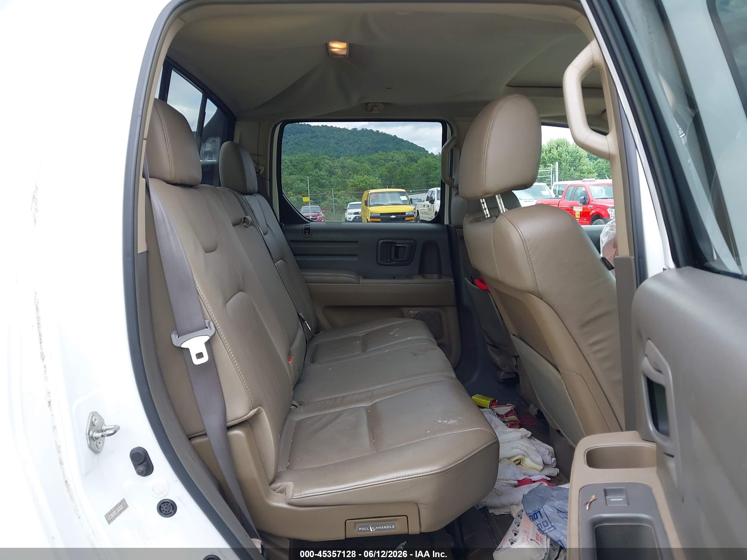 2007 Honda Ridgeline Rtl White vin: 2HJYK16577H540601