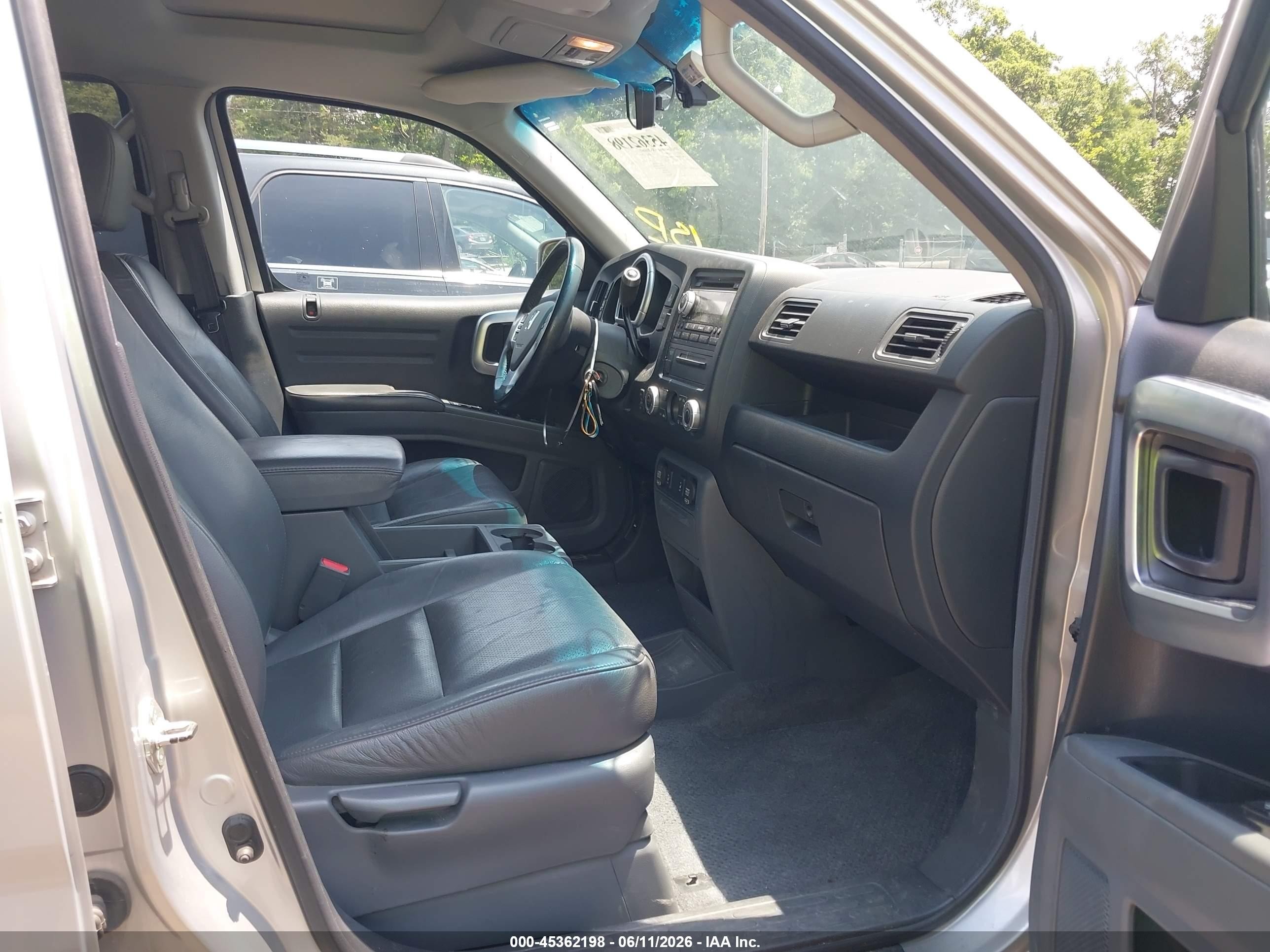 2007 Honda Ridgeline Rtl Silver vin: 2HJYK16577H545684