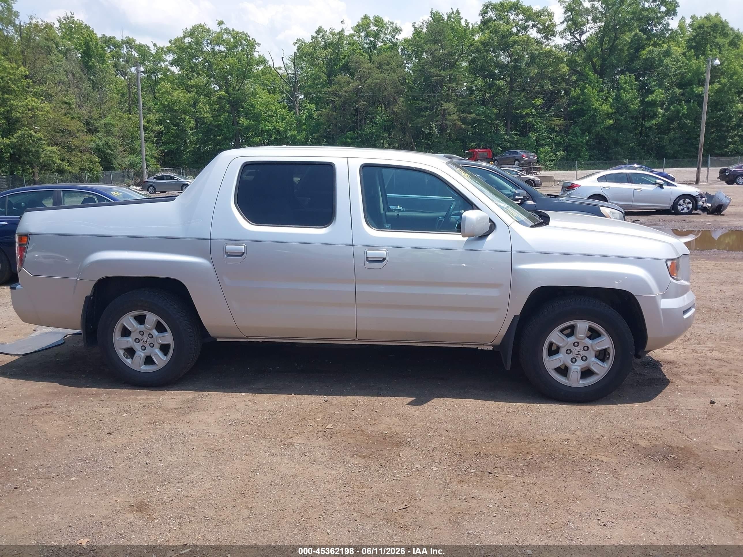 2007 Honda Ridgeline Rtl Silver vin: 2HJYK16577H545684