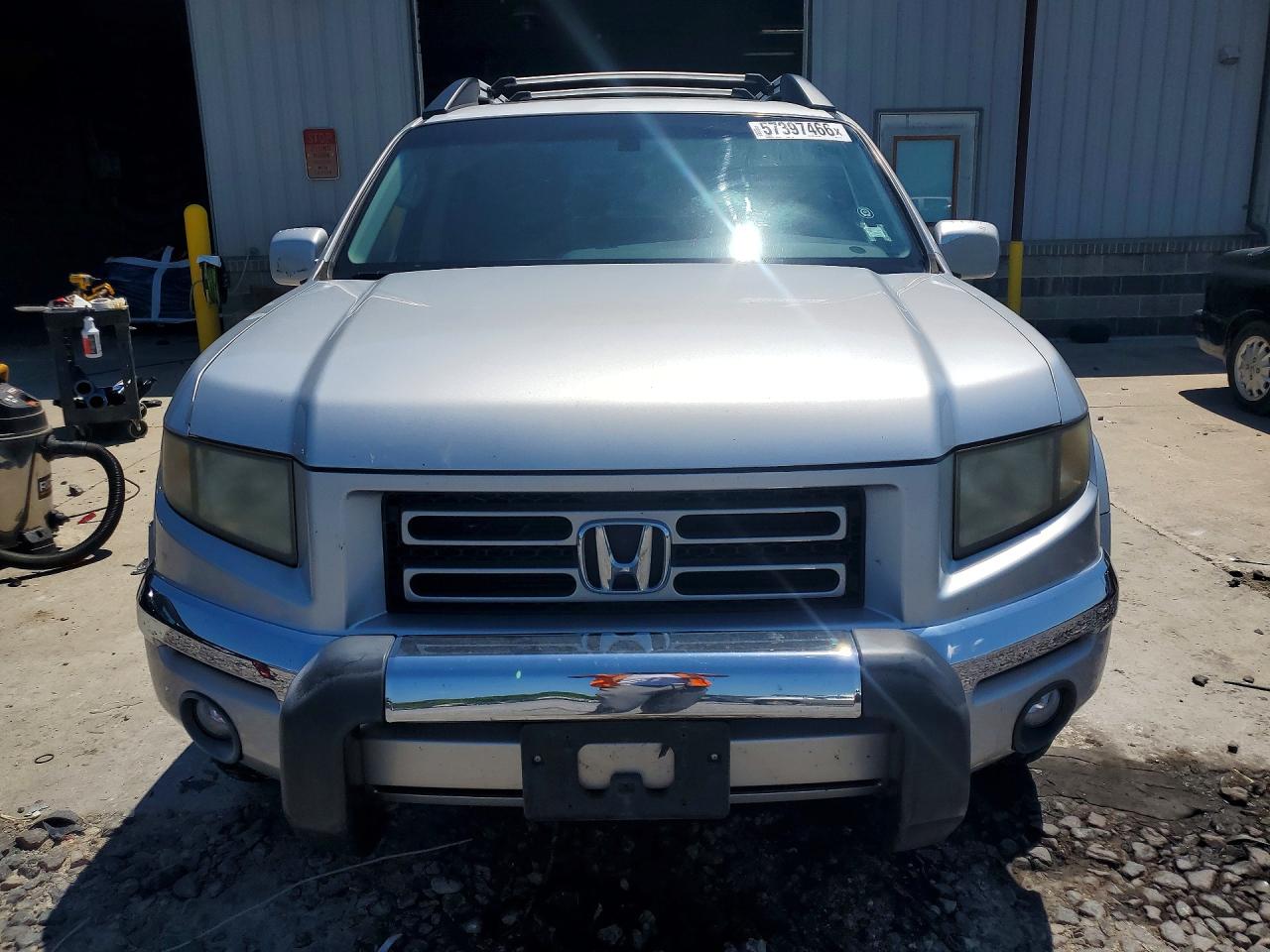 2006 Honda Ridgeline Rtl Silver vin: 2HJYK16586H511073