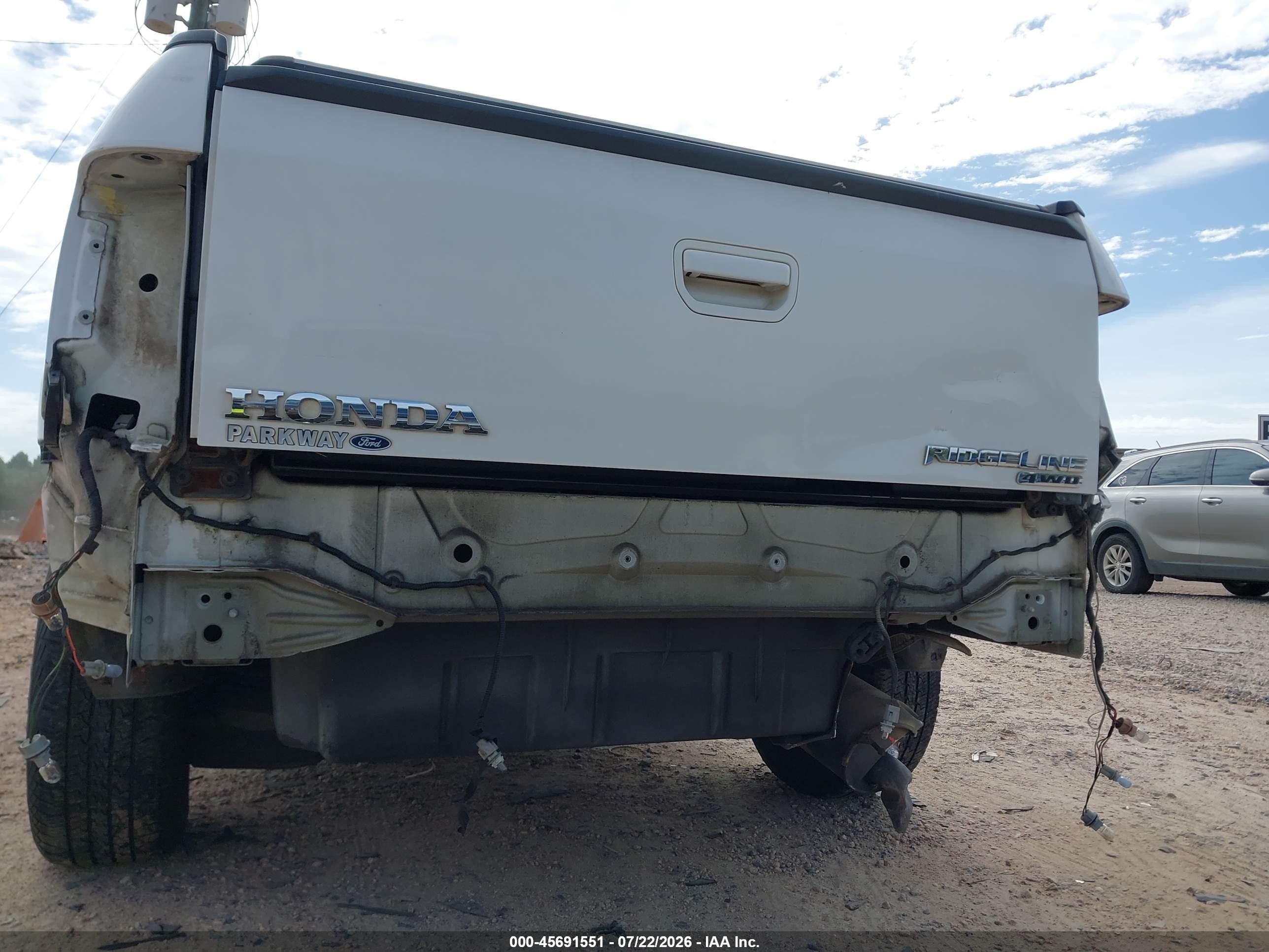 2008 Honda Ridgeline Rtl White vin: 2HJYK16588H504353