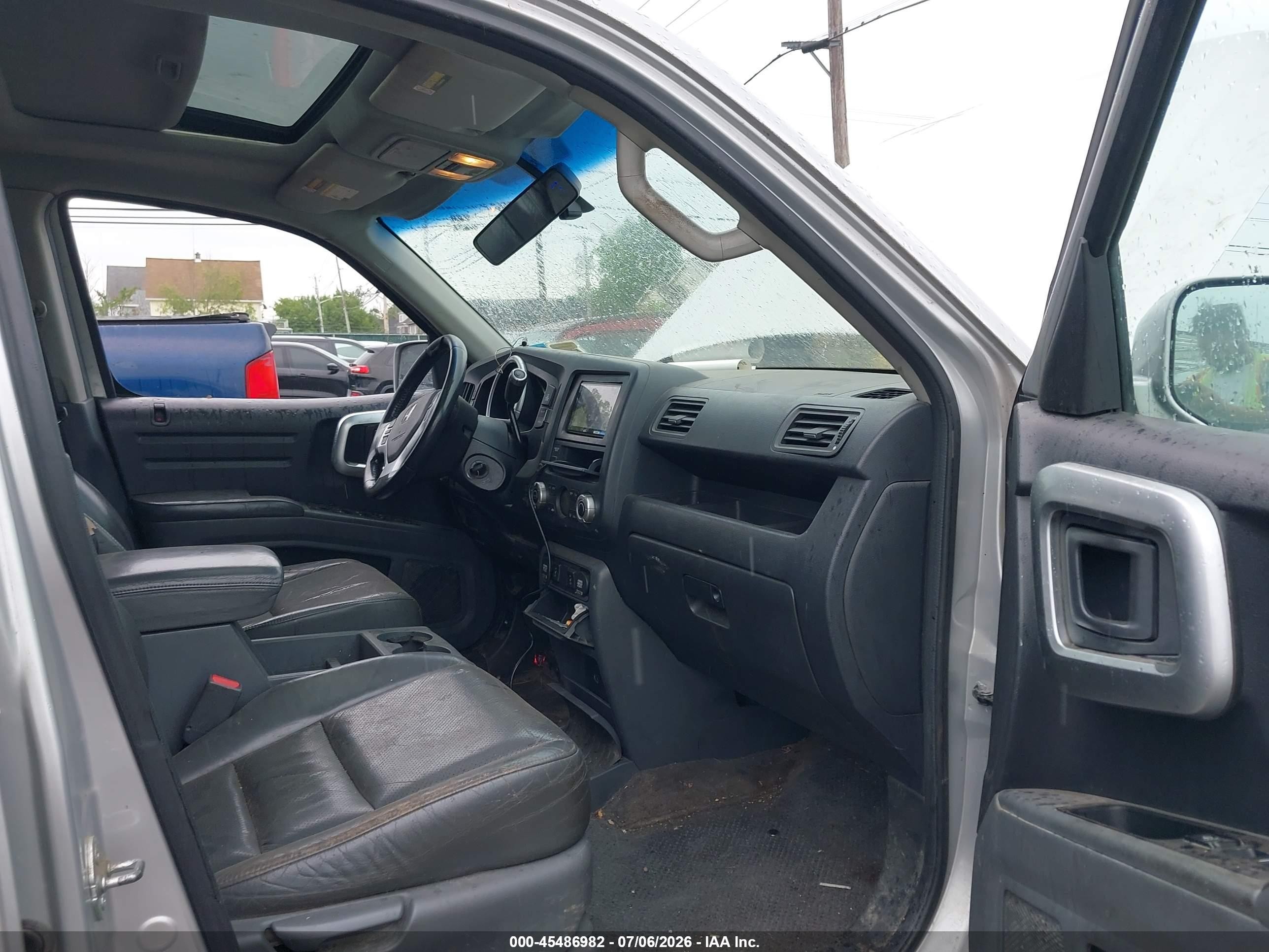 2008 Honda Ridgeline Rtl Silver vin: 2HJYK16588H542228