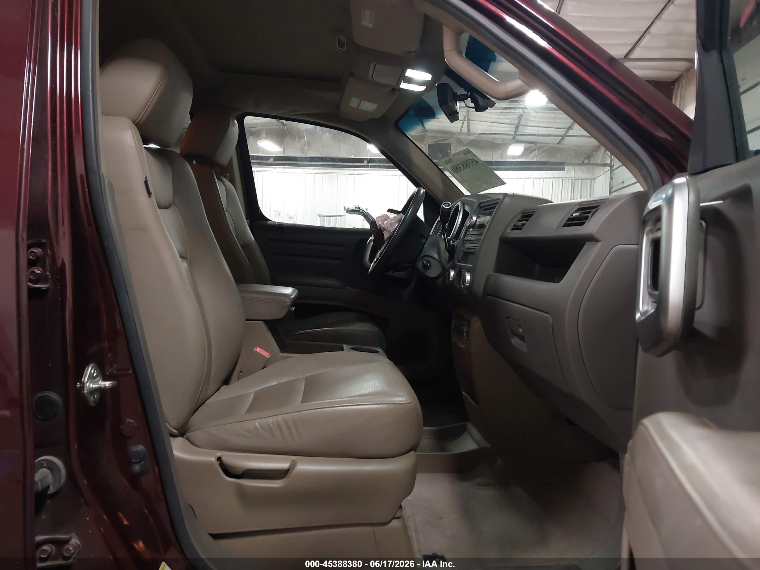 2008 Honda Ridgeline Rtl Burgundy vin: 2HJYK16598H512008