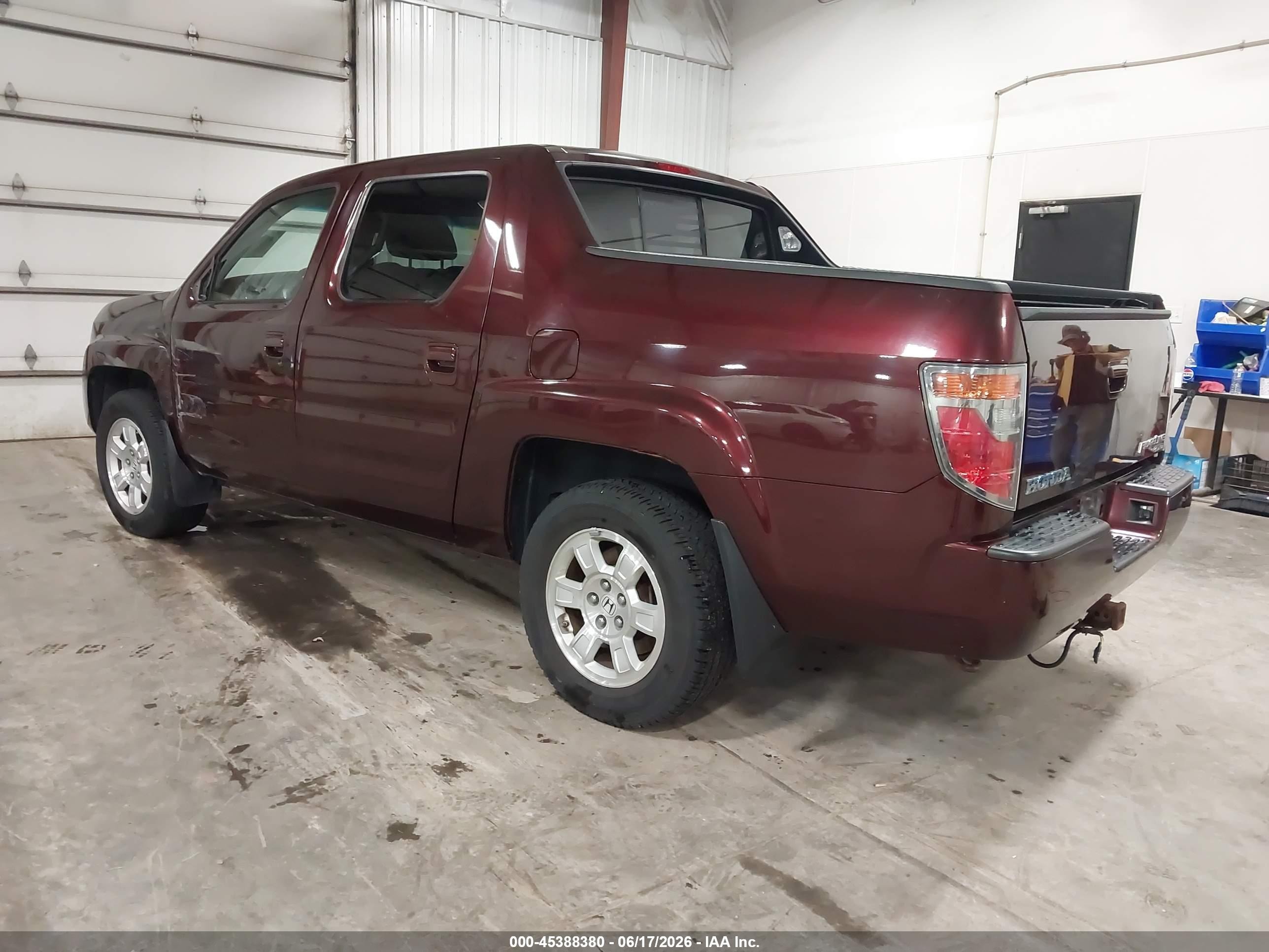 2008 Honda Ridgeline Rtl Burgundy vin: 2HJYK16598H512008