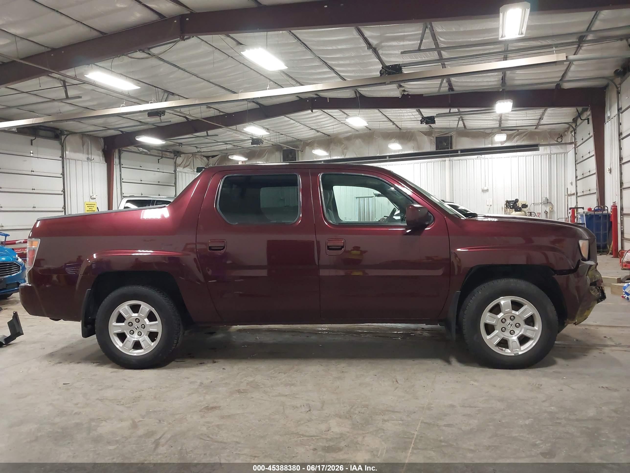 2008 Honda Ridgeline Rtl Burgundy vin: 2HJYK16598H512008