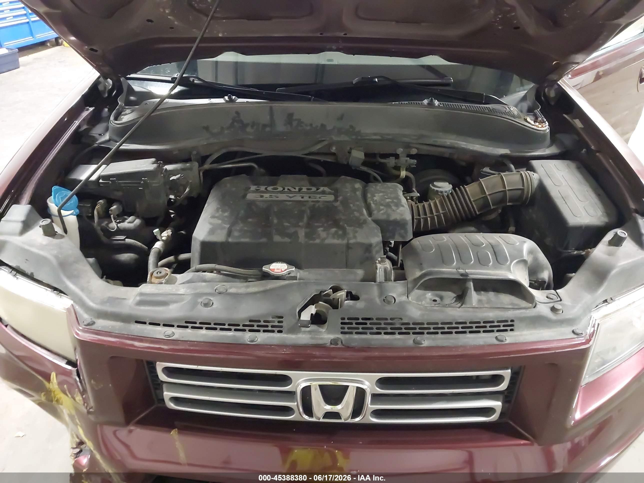 2008 Honda Ridgeline Rtl Burgundy vin: 2HJYK16598H512008