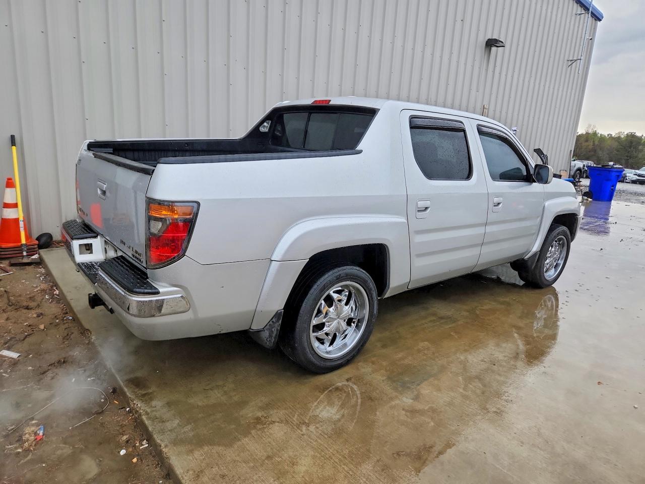 2006 Honda Ridgeline Rtl Silver vin: 2HJYK165X6H514105