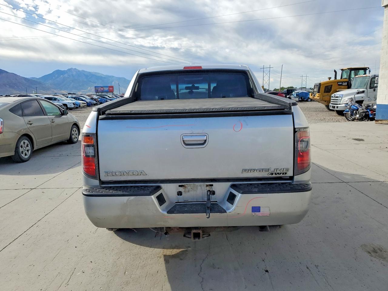 2006 Honda Ridgeline Rtl Silver vin: 2HJYK165X6H533950