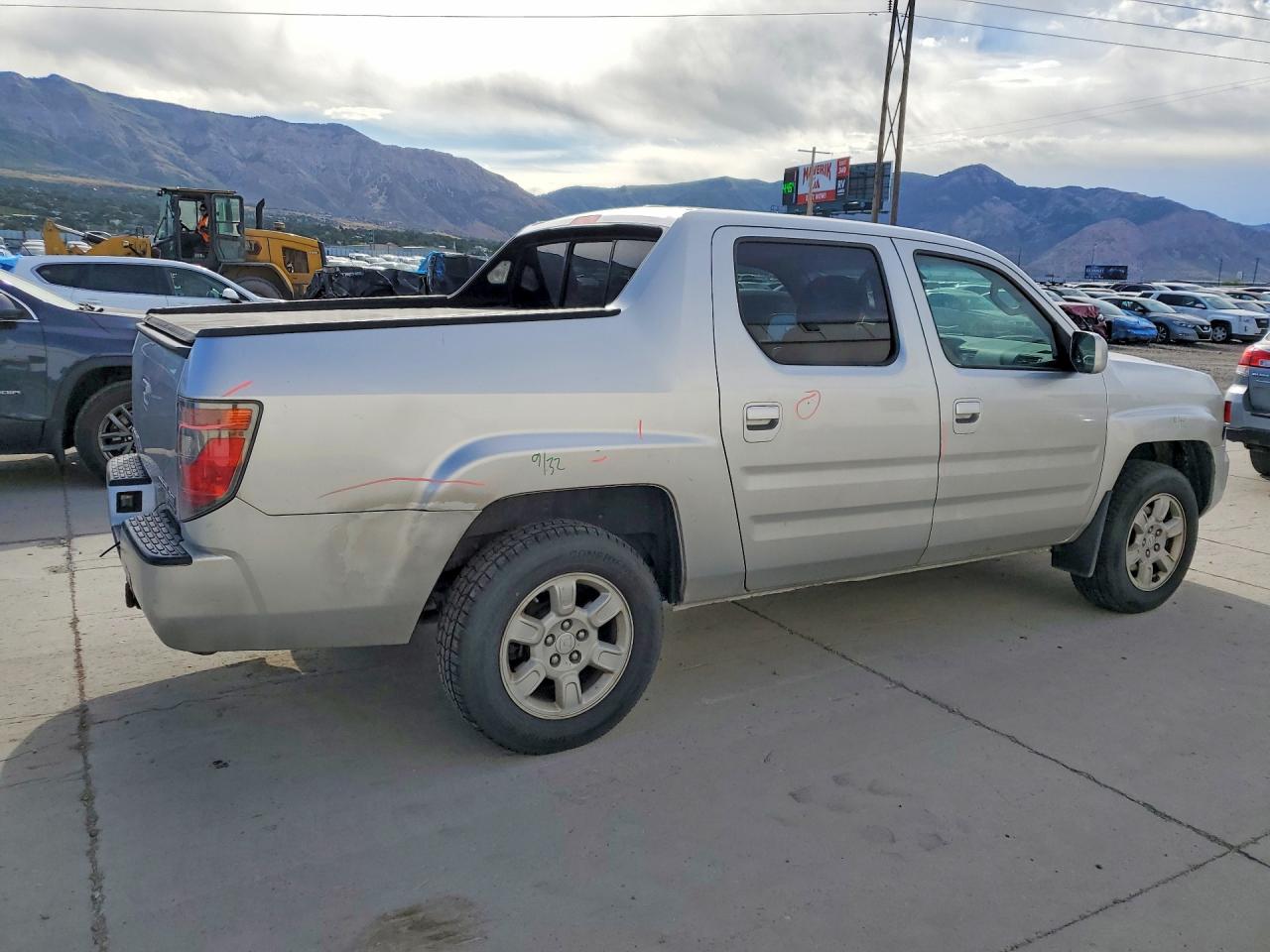2006 Honda Ridgeline Rtl Silver vin: 2HJYK165X6H533950