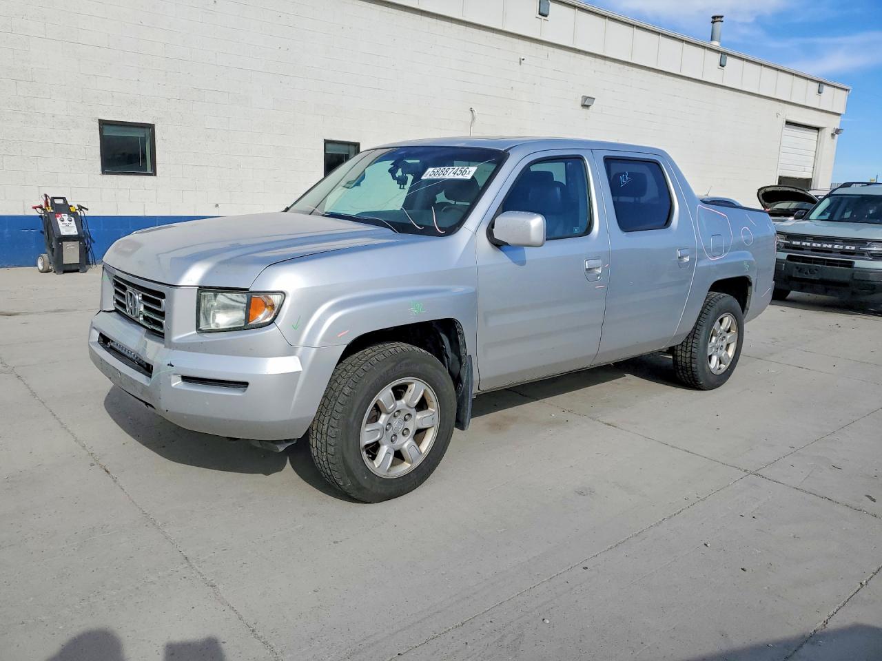 2006 Honda Ridgeline Rtl Silver vin: 2HJYK165X6H533950