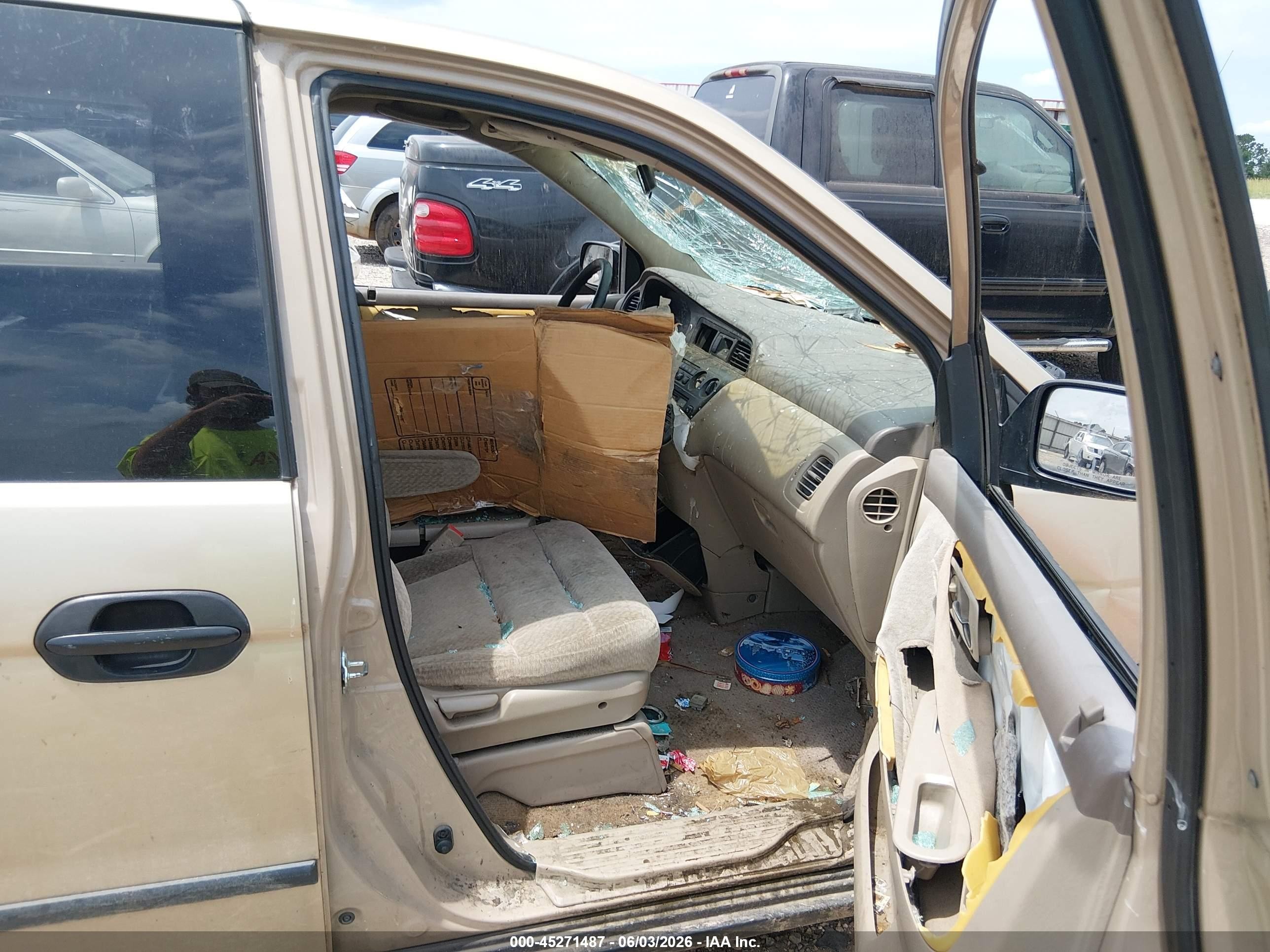2000 Honda Odyssey Lx Золотой vin: 2HKRL1854YH588200