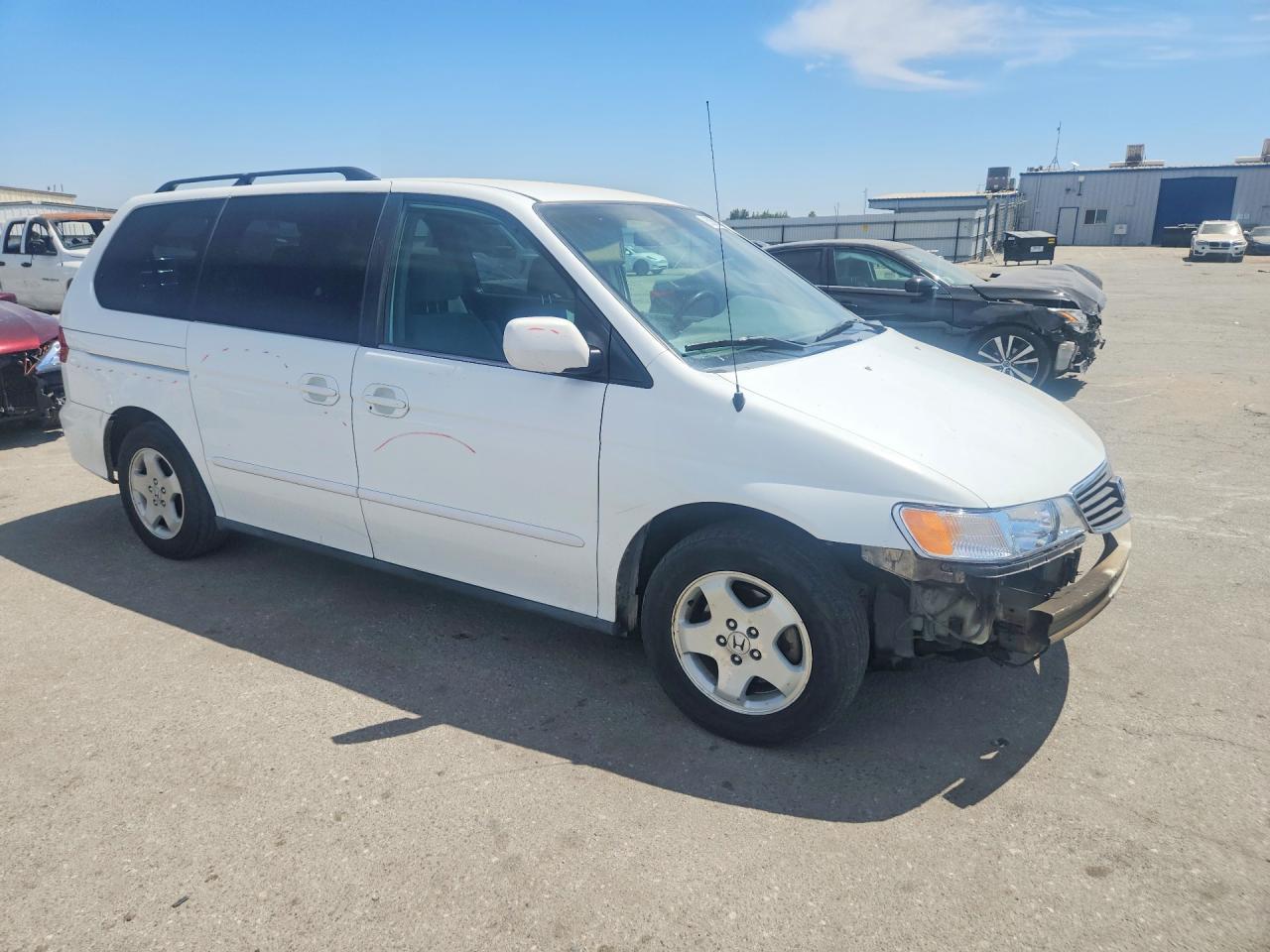 2000 Honda Odyssey Ex White vin: 2HKRL1864YH608017