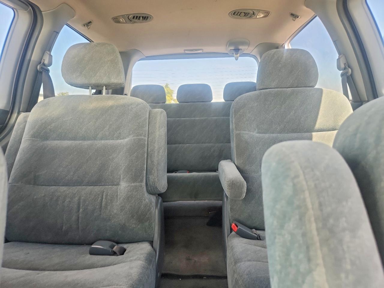 2000 Honda Odyssey Ex White vin: 2HKRL1864YH608017