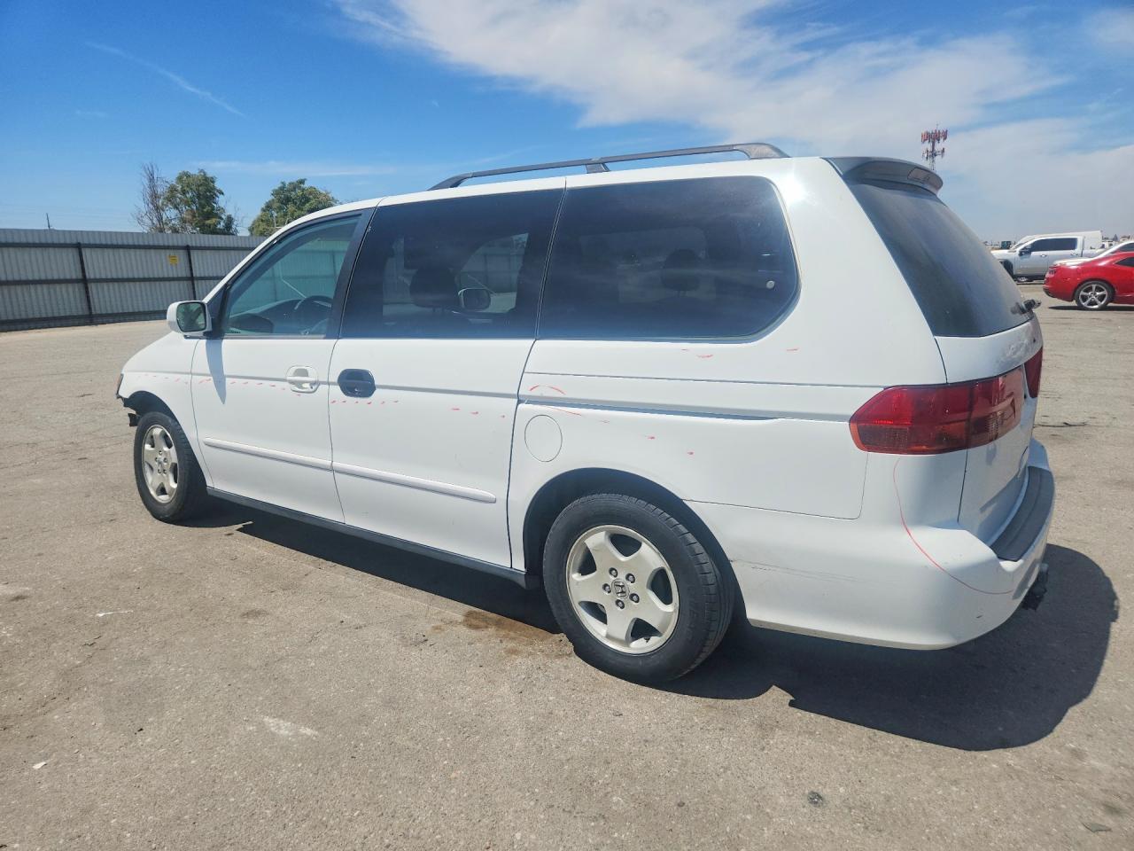 2000 Honda Odyssey Ex White vin: 2HKRL1864YH608017