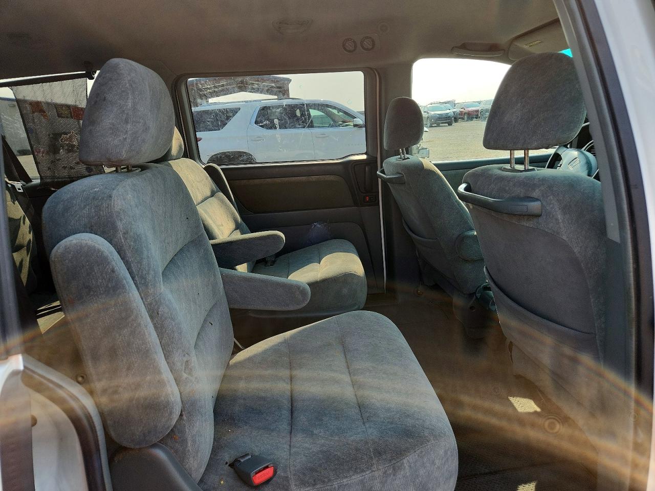 2000 Honda Odyssey Ex White vin: 2HKRL1868YH626536