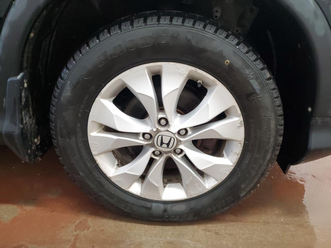 2015 Honda Cr-v Lx Black vin: 2HKRM3H36FH001273 Damage: Right Front Wheel, Corrosion, > 12 Inches