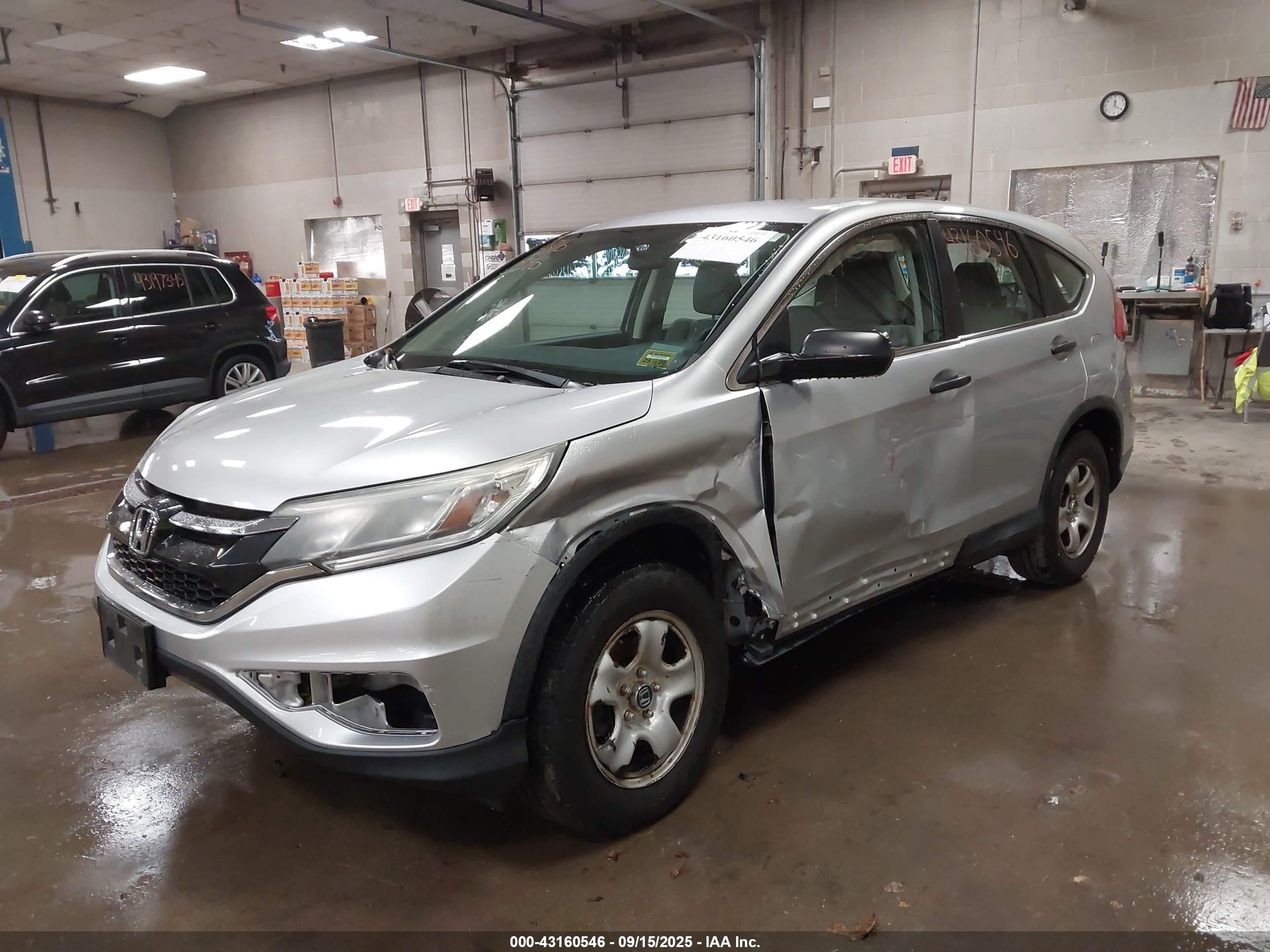 2015 Honda Cr-v Lx Silver vin: 2HKRM4H32FH641910