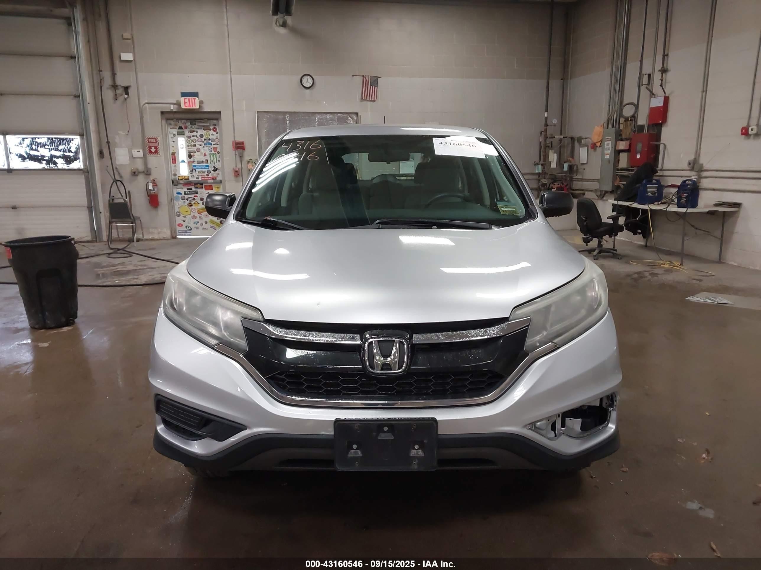 2015 Honda Cr-v Lx Silver vin: 2HKRM4H32FH641910