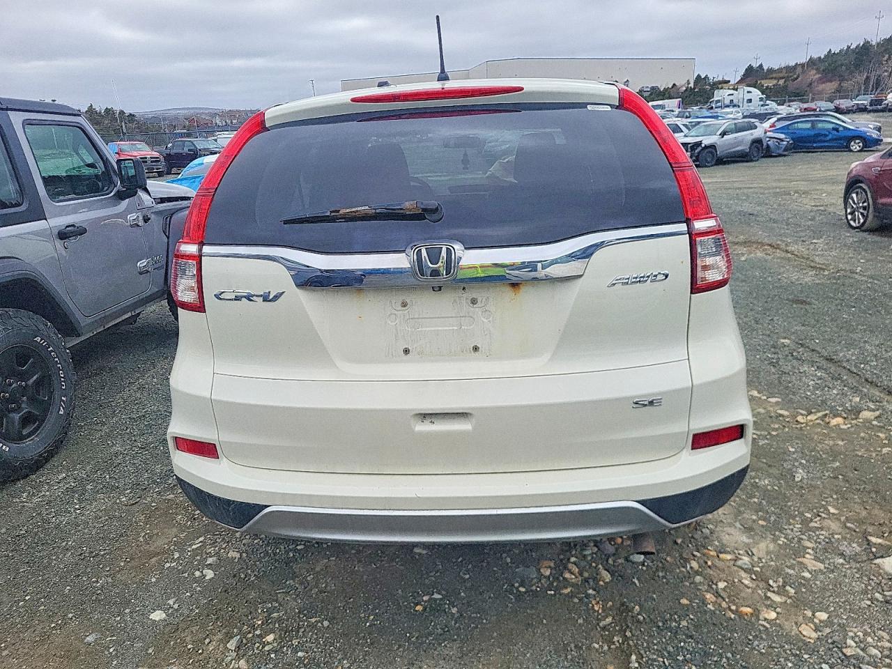 2015 Honda Cr-v Se White vin: 2HKRM4H42FH123420