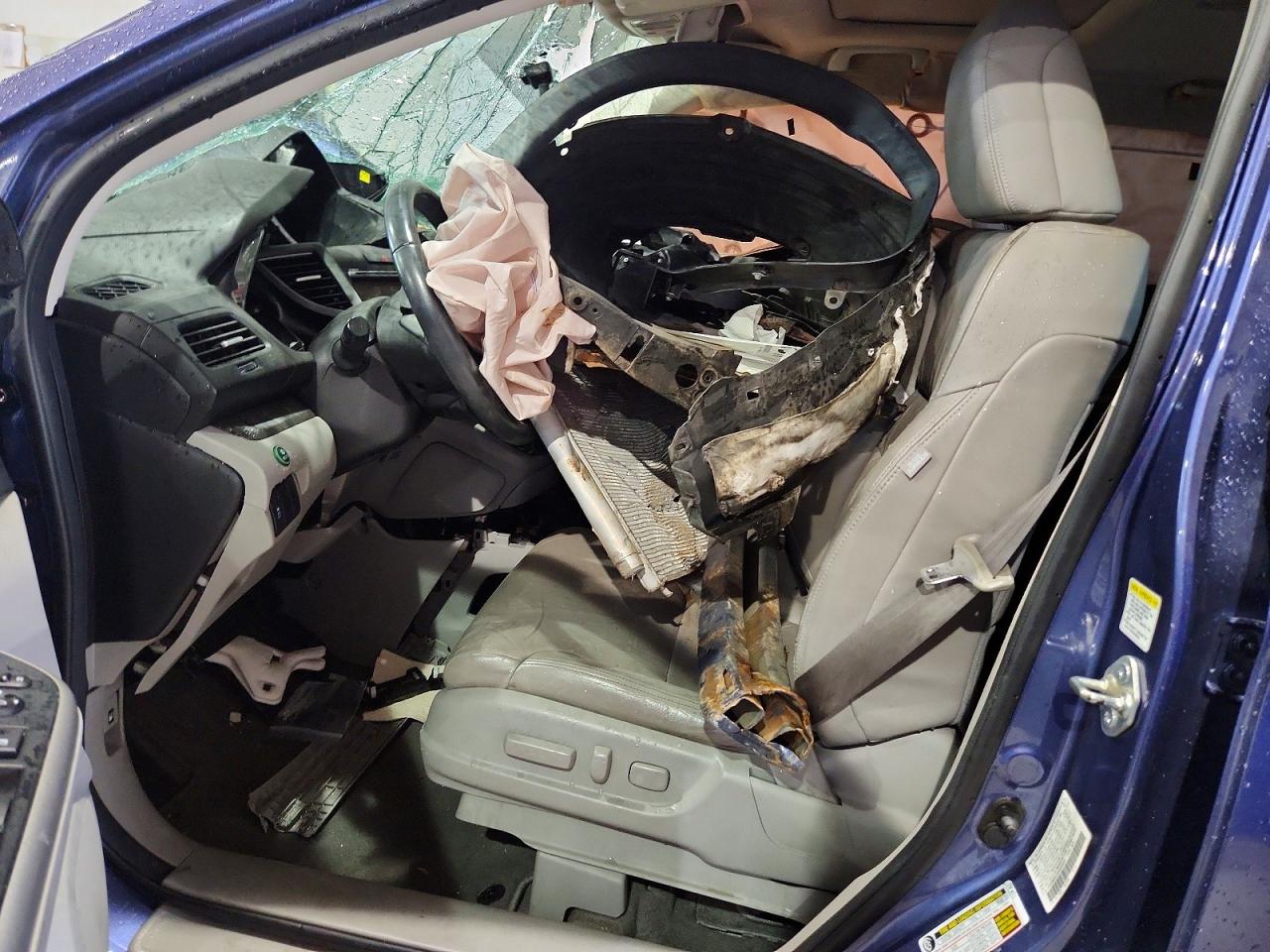 2013 Honda Cr-v Exl Blue vin: 2HKRM4H72DH646850
