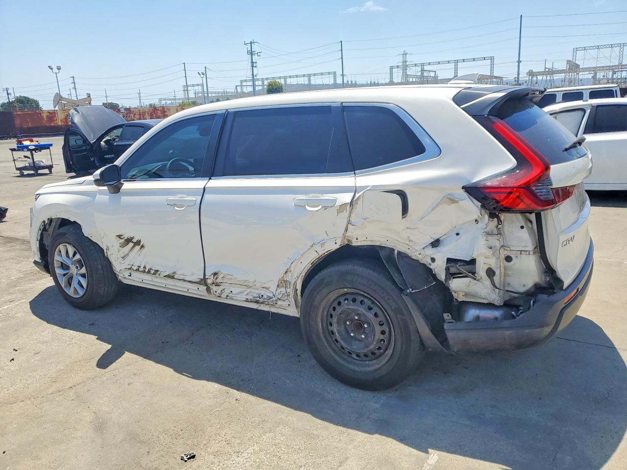 2023 Honda Cr-v Lx White vin: 2HKRS3H22PH305442