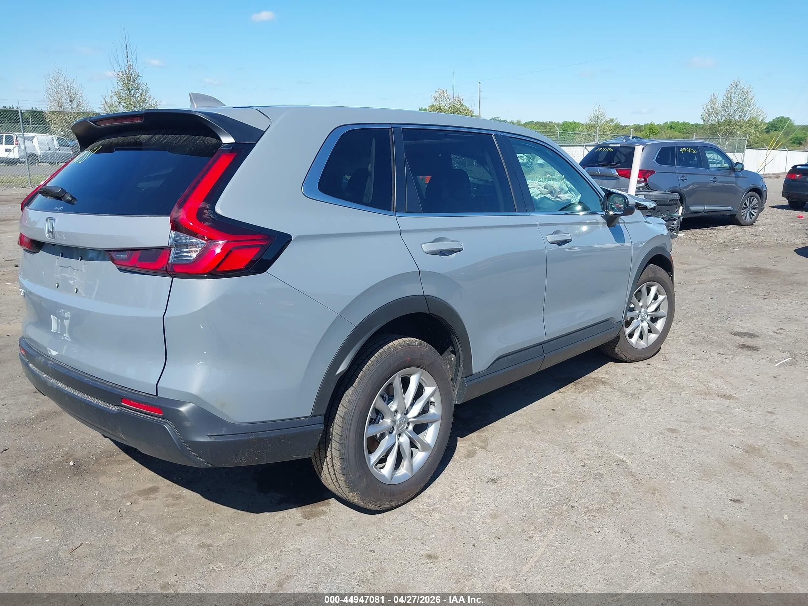2026 Honda Cr-v Ex Awd Gray vin: 2HKRS4H45TH453327