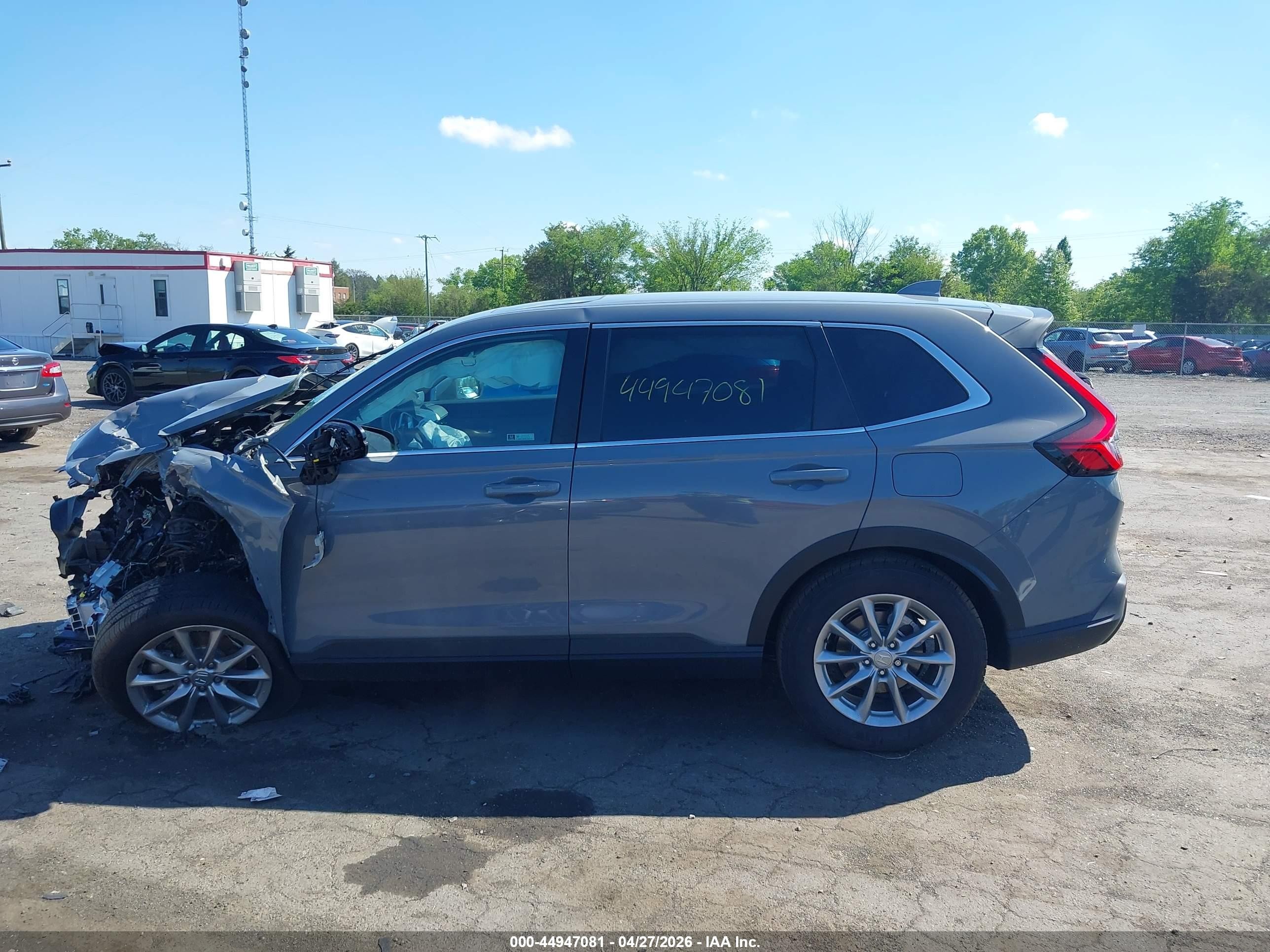2026 Honda Cr-v Ex Awd Gray vin: 2HKRS4H45TH453327