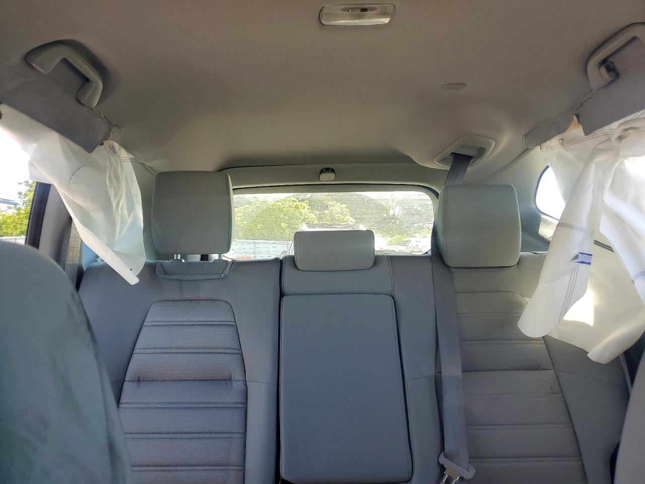 2020 Honda Cr-v Lx Silver vin: 2HKRW2H24LH616671